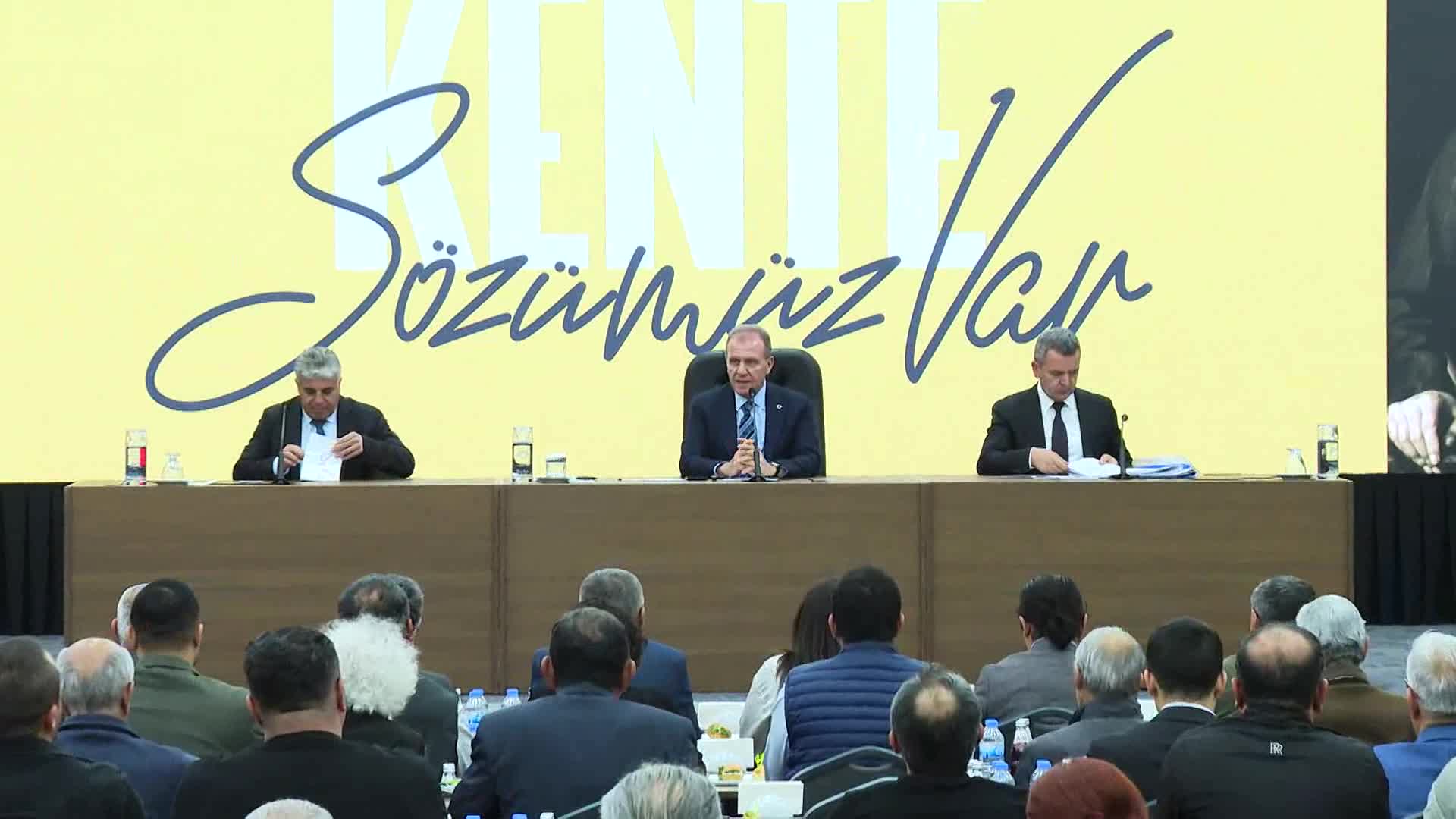 Mersin Büyükşehir Belediye Başkanı Seçer, emek örgütleriyle bir araya geldi