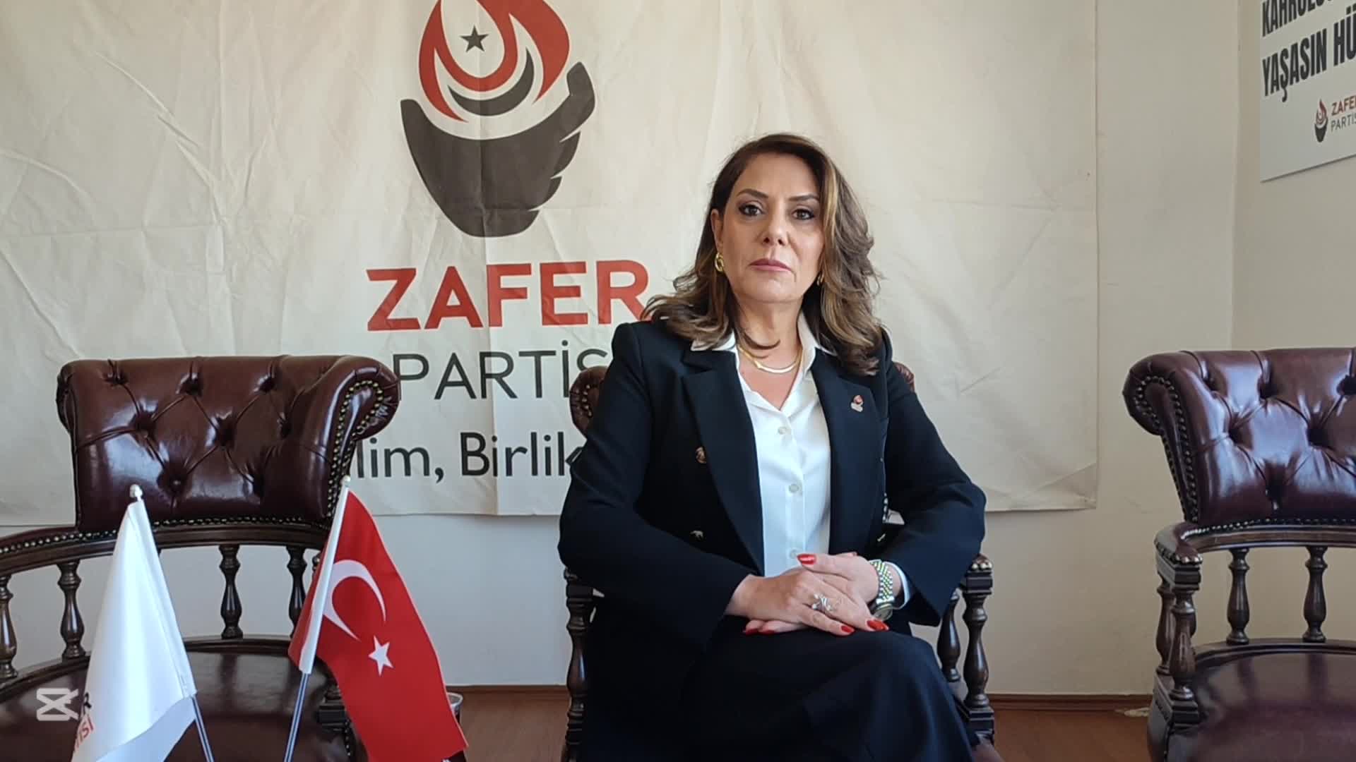 Zafer Partili Aslan: “Trump, herkese ateş püskürürken acaba bizler neler verdik de bu kadar göz bebeği durumundayız?”