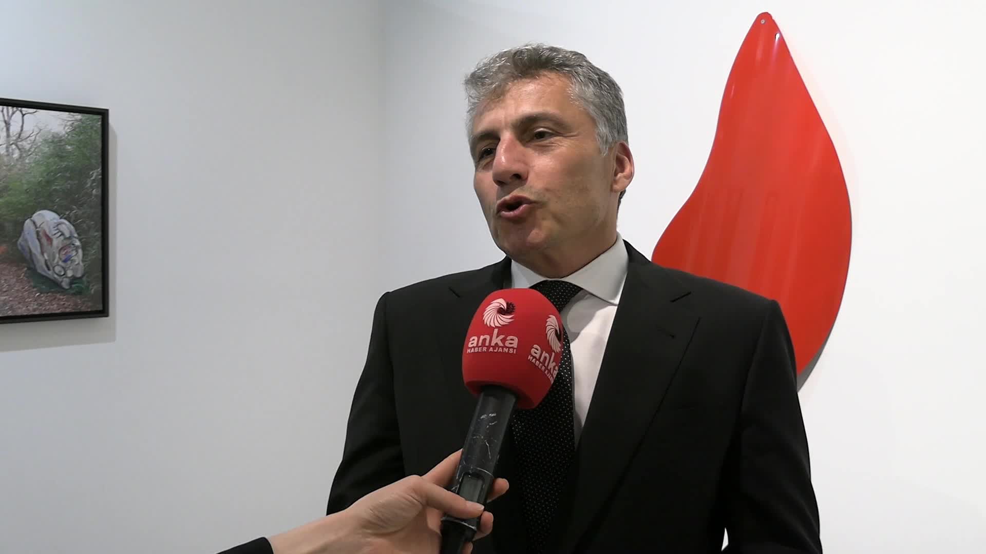 Taksim Sanat’ta "Yüzeyin Derinliği" yolculuğu: 20 sanatçıdan 60 eser sanatseverlerle buluştu