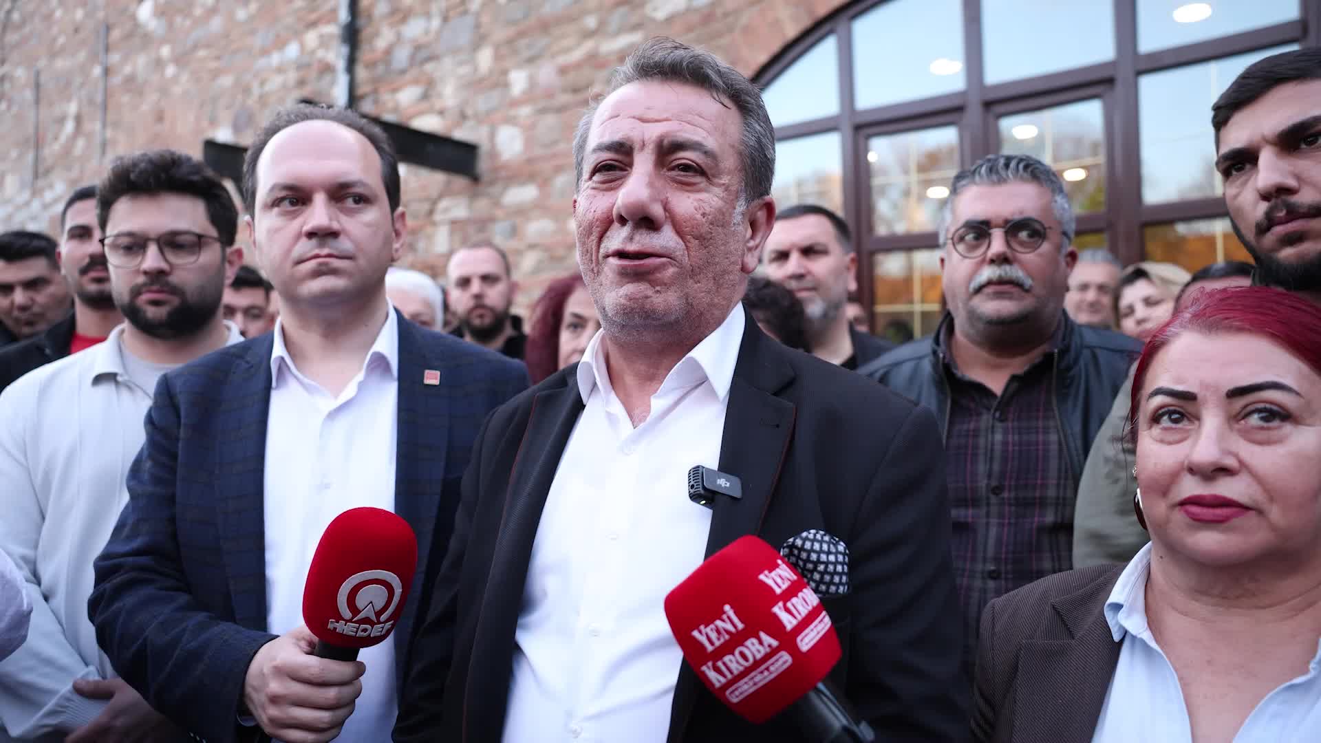 Aydın’da Efeler Belediyesi mülkiyetindeki tarihi binanın tapusu vakfa devredildi... Başkan Yetişkin: Bir "silkeleme" operasyonuyla karşı karşıyayız