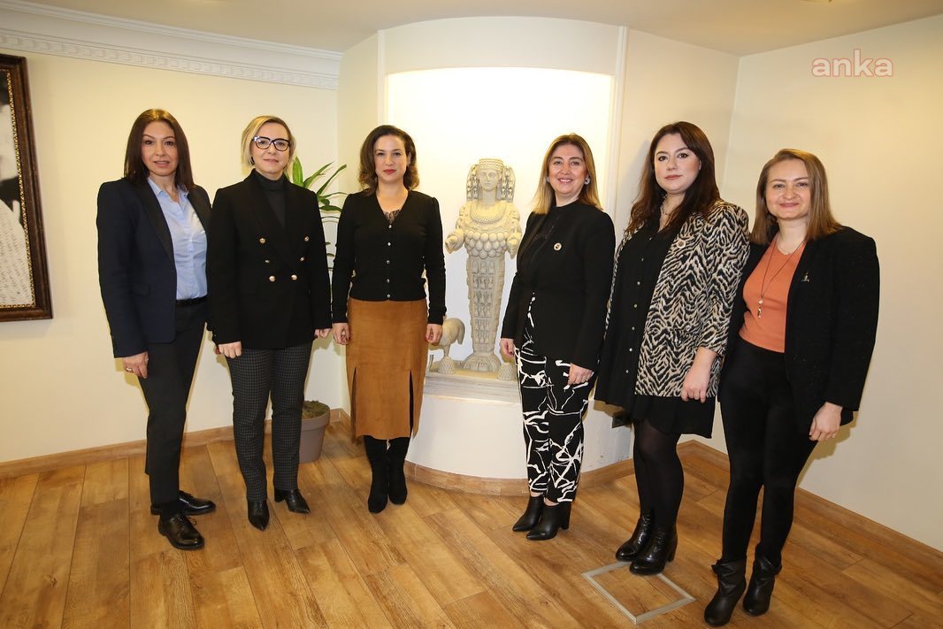 İZMİR İŞ KADINLARI DERNEĞİ İLE SELÇUK BELEDİYESİ ARASINDA İŞ BİRLİĞİ PROTOKOLÜ