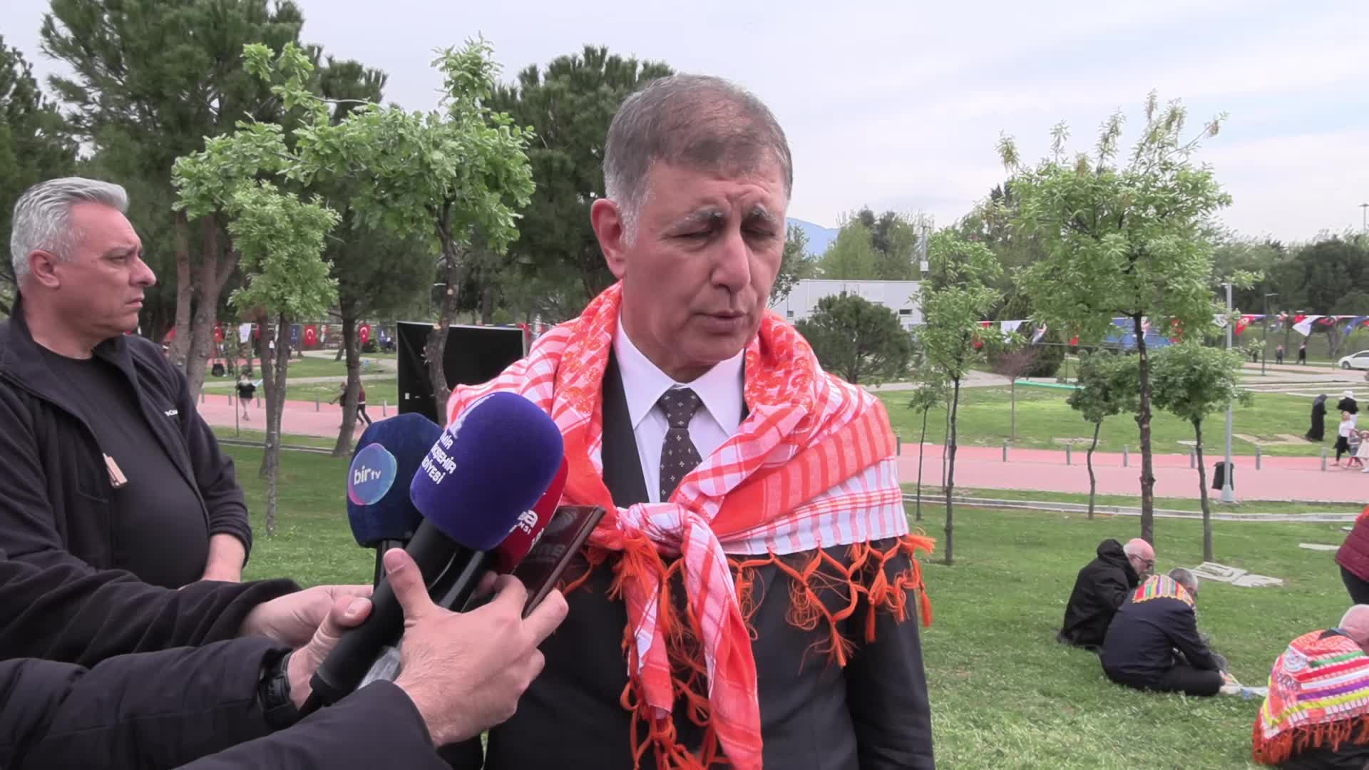 İzmir Büyükşehir Belediye Başkanı Tugay'dan Karşıyaka stadı açıklaması... "Üzerimize düşeni yapacağız, adım adım ilerliyoruz"