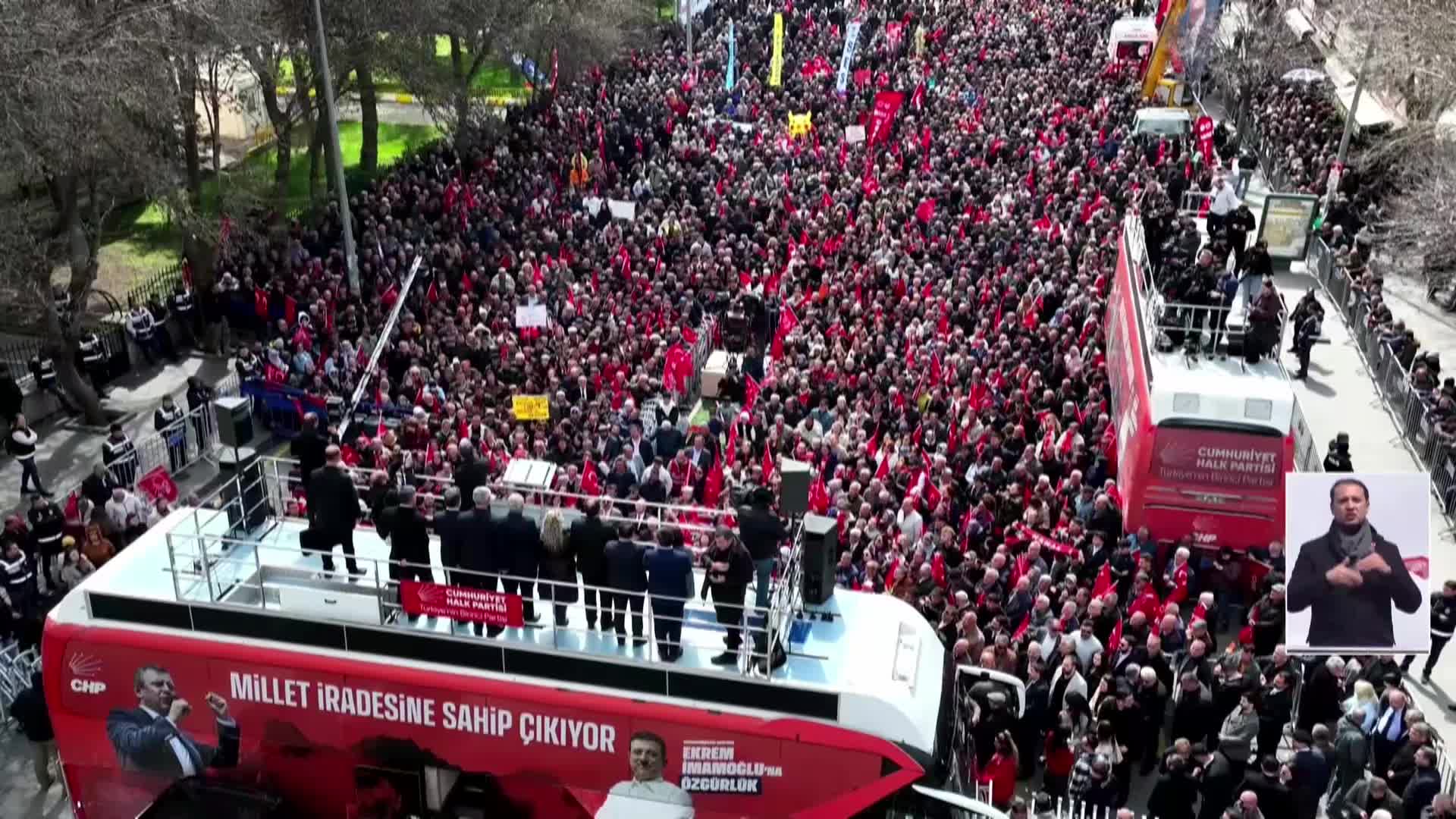 CHP'nin "Millet İradesine Sahip Çıkıyor" mitingi Nevşehir'de... Özgür Özel:  CHP'li belediyelere saldırmanın maliyetini vatandaşa ödetiyorsunuz