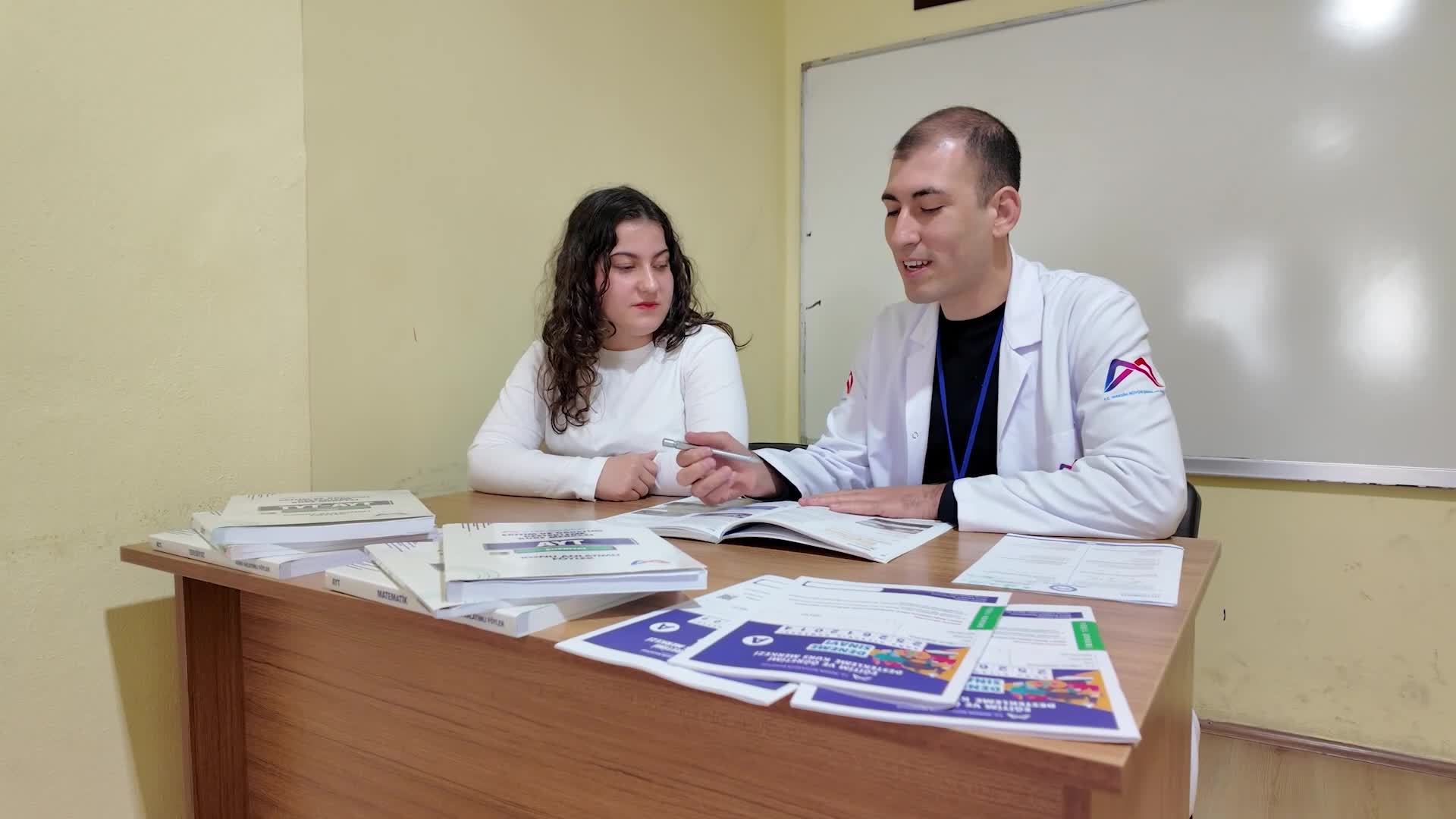 Mersin Büyükşehir Belediyesi’nden özel gereksinimli öğrencilere destek… Adile Nisa Bakır, engelleri eğitimle aşıyor
