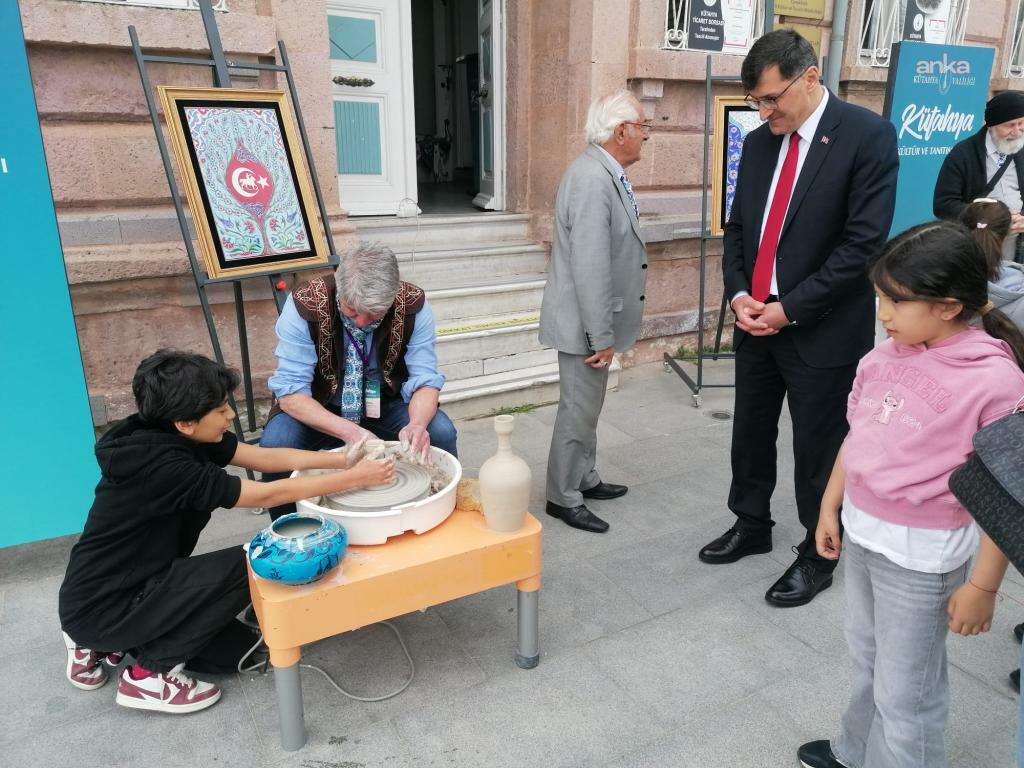 Kütahya'nın kültürel zenginlikleri, Çanakkale'de sergileniyor