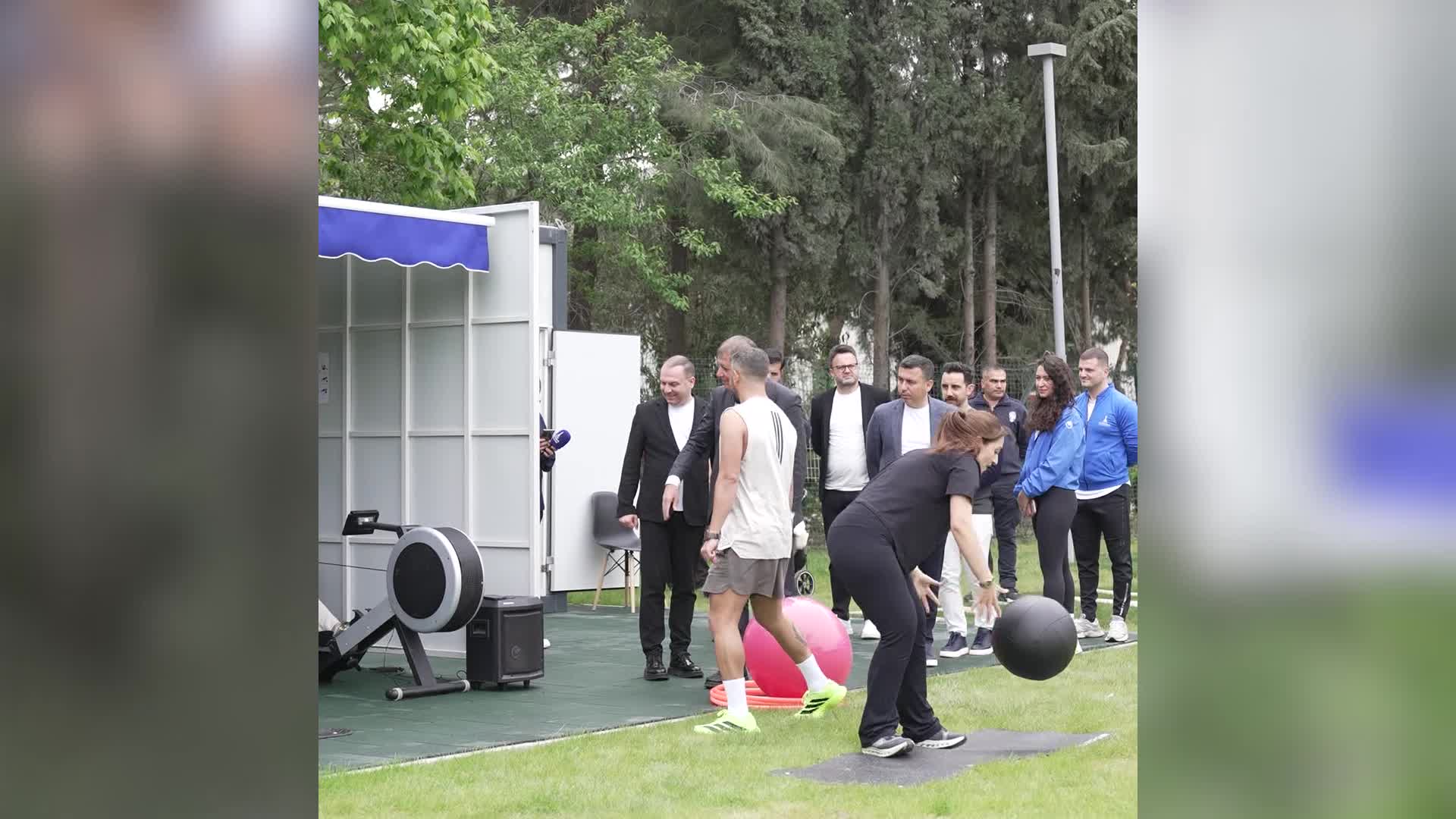 Spor istasyonlarının dördüncüsü İzmir Kültürpark’ta açıldı