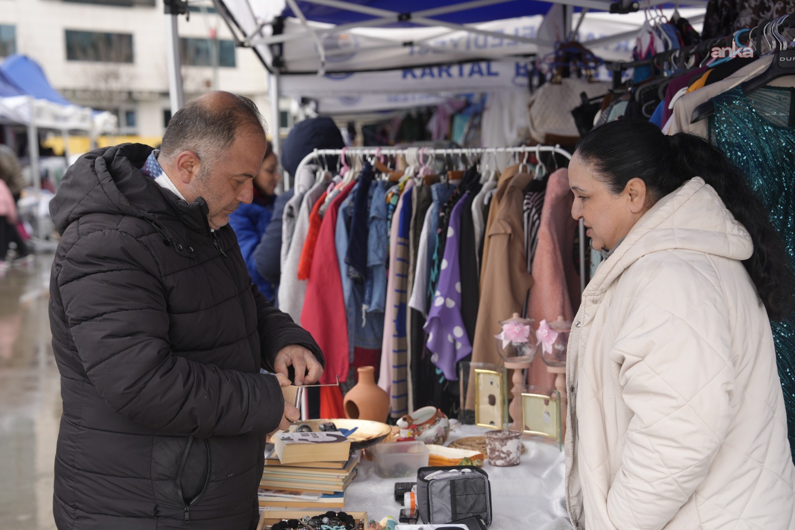 Kartal’da "Atma Sat İkinci El Pazarı" ile kadın emeği ekonomik değere dönüştü