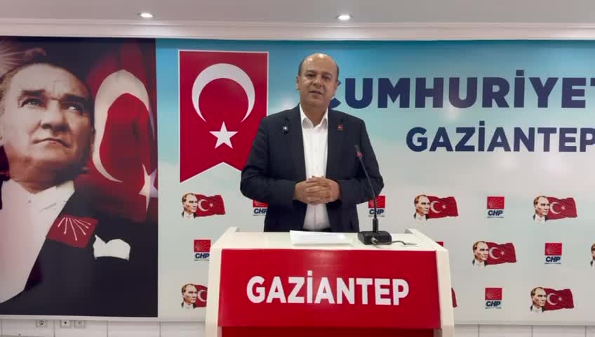 CHP Gaziantep İl Başkanı Açar’dan, Büyükşehir Belediyesi’ne “fahri hemşehrilik beratı” tepkisi: “Gaziantep halkı gösteriş değil, hizmet bekliyor”