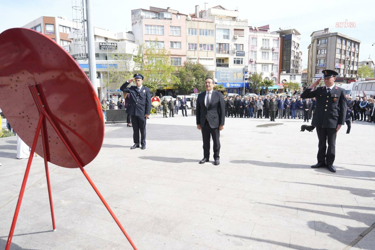 Atatürk'ün Burhaniye ziyaretinin 92'nci yılında Cumhuriyet Meydanı’nda tören düzenlendi