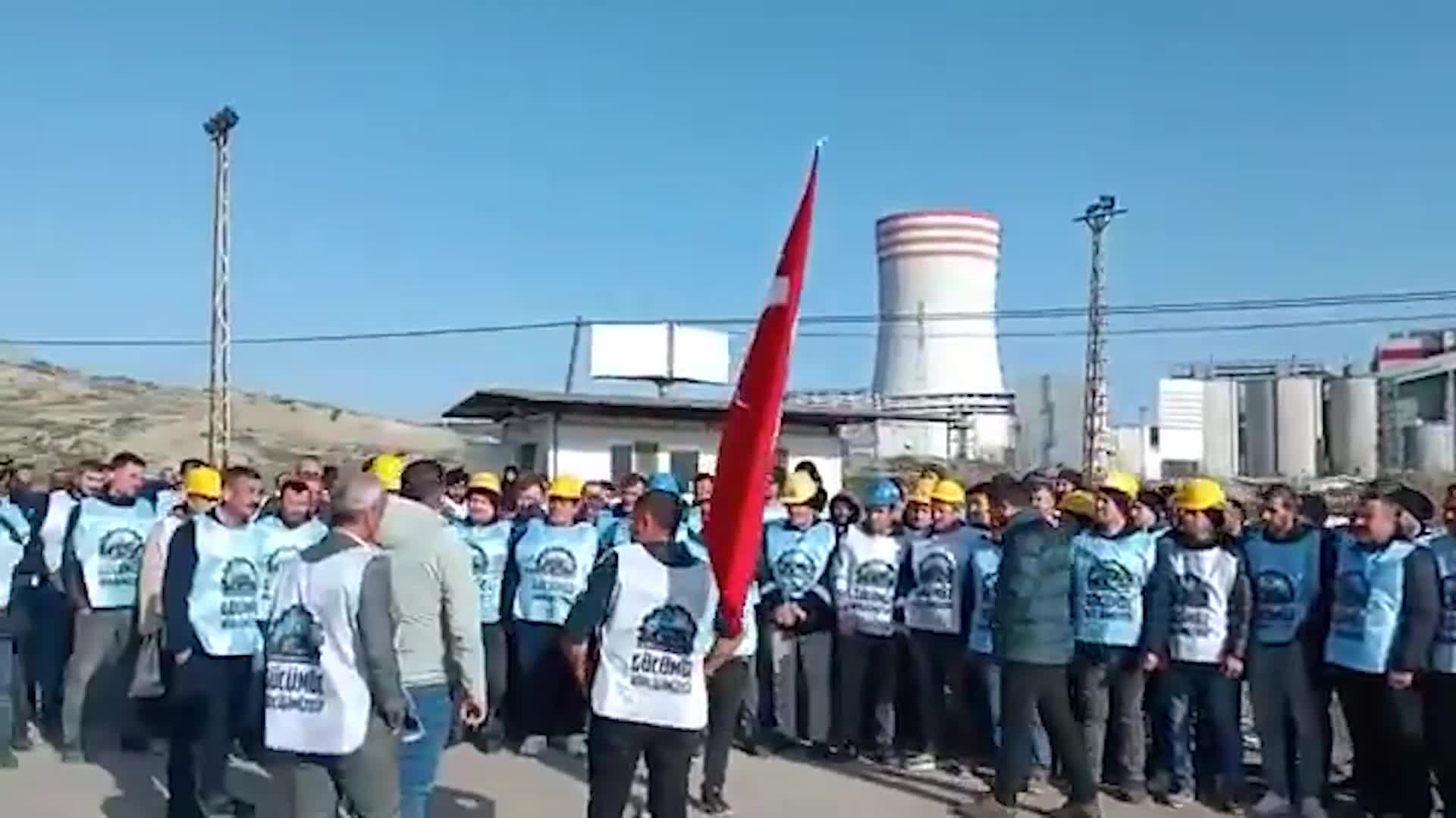 Doruk Madencilik işçileri Ankara'ya yürüyor: "Gerekirse yarımız madene kapanacak ama bu hakları almadan hiçbir yere gitmeyeceğiz"