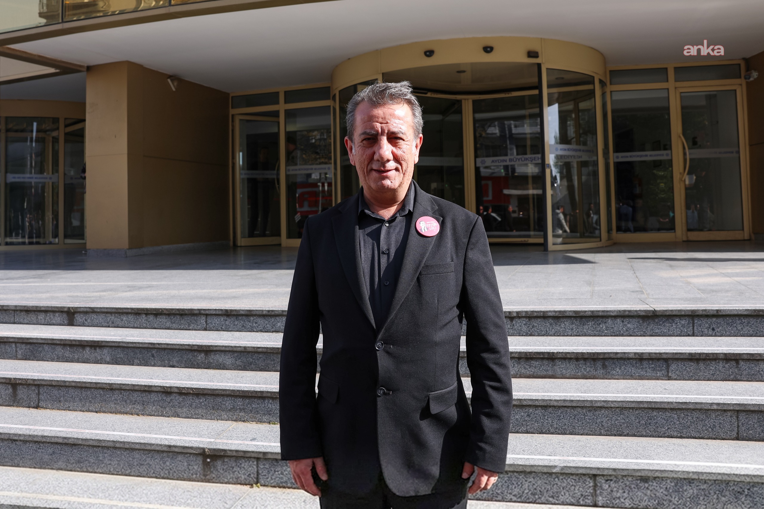 Aydın Büyükşehir Belediye Meclisi'nde gerginlik... Efeler Belediye Başkanı Yetişkin: "Aydın’ın en büyük ilçesinin belediye başkanına 'Konuşma' diye bağırılmasını kınıyorum"