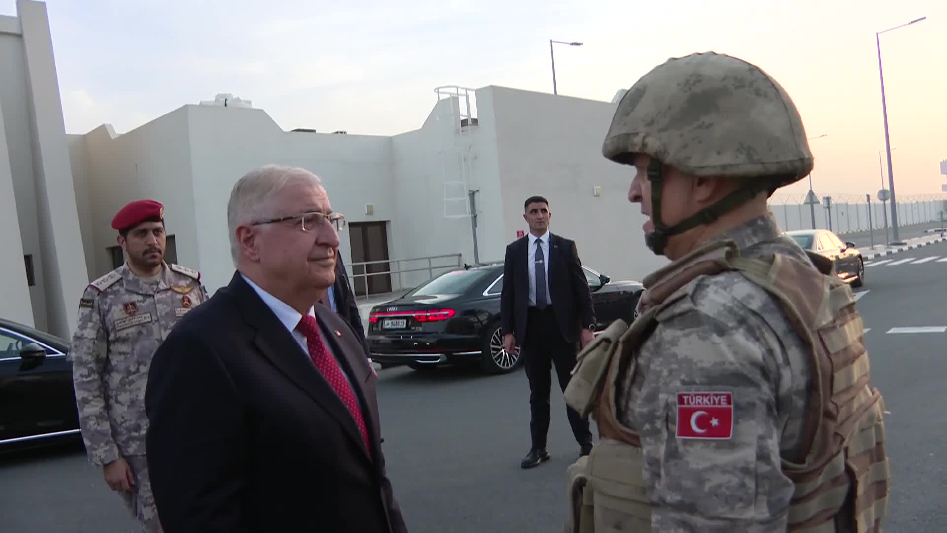 Milli Savunma Bakanı Güler, resmi ziyaret kapsamında Katar'a gitti