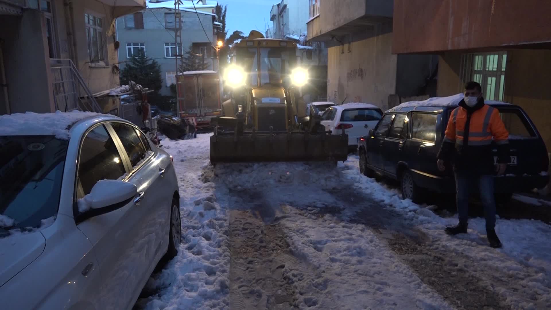ESENYURT’TA KARLA MÜCADELE ÇALIŞMALARINDA 1130 PERSONEL GÖREV YAPTI