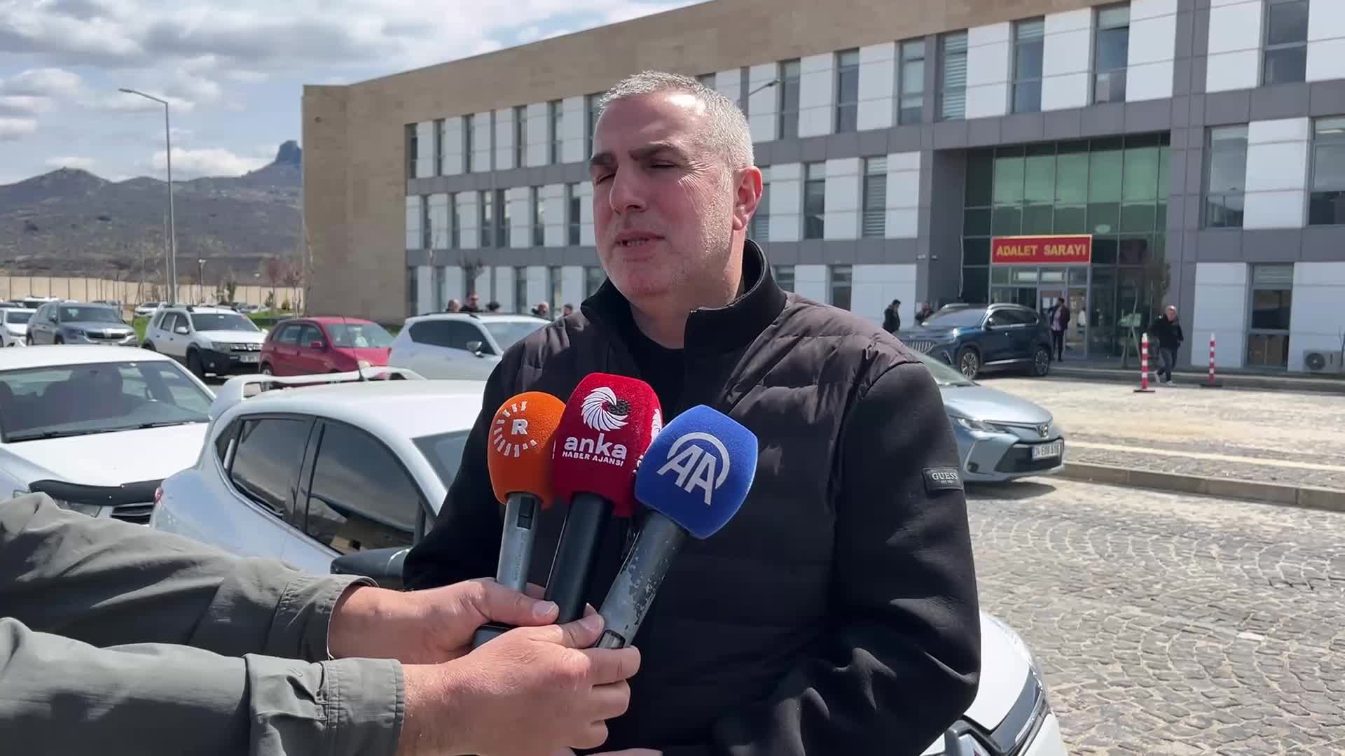 Doku ailesinin avukatı Ali Çimen: "En son aldığımız bilgiye göre gözaltı sayısı 13 artı 1’dir. Adı geçen üst düzey kamu görevlisinin de tutuklanması gerektiğini düşünüyoruz"