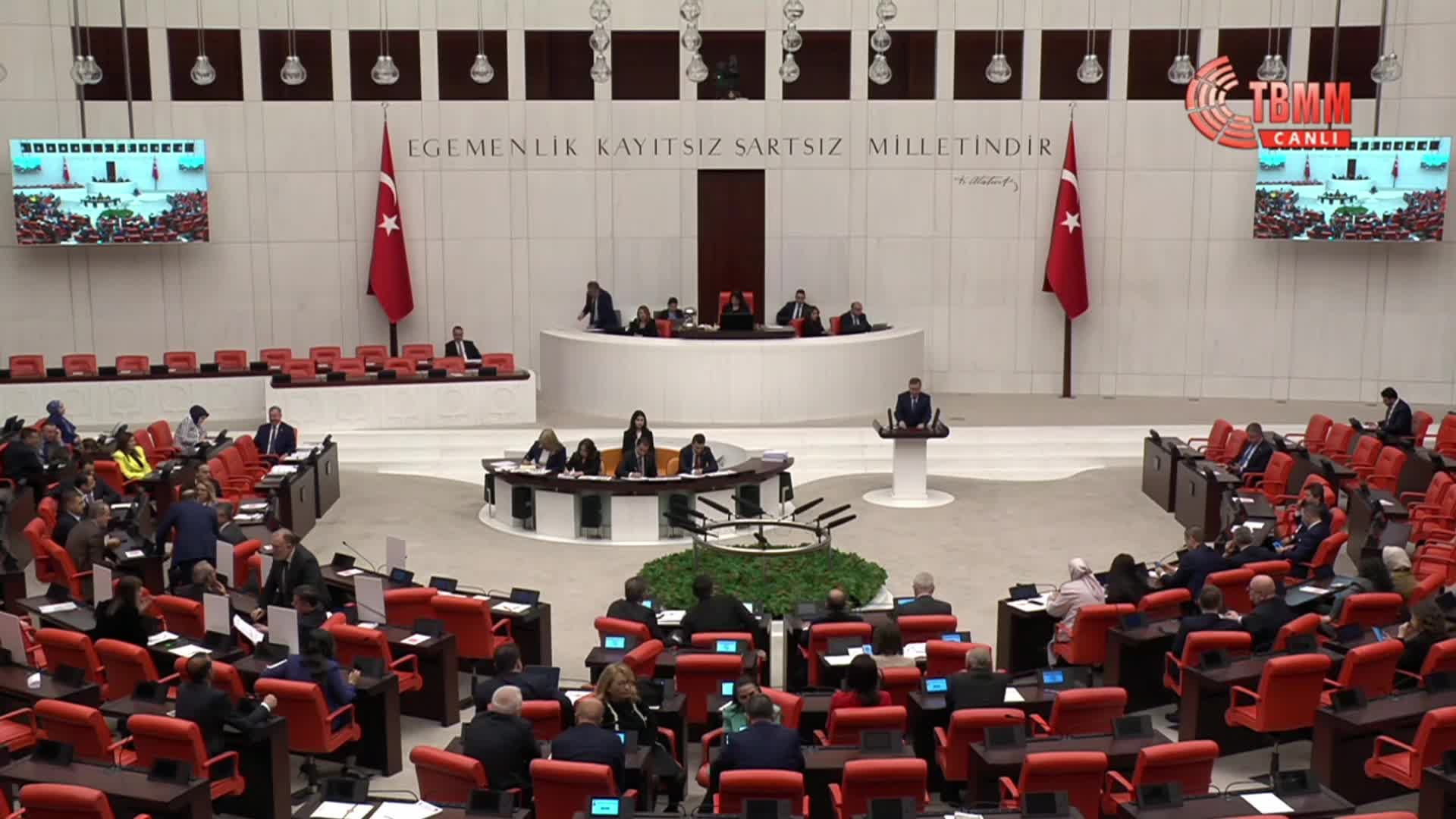 TBMM Genel Kurulu... CHP'li Akdoğan: Siz, demokrasiden  mutlakiyete geçmek için çaba sarf ediyorsunuz