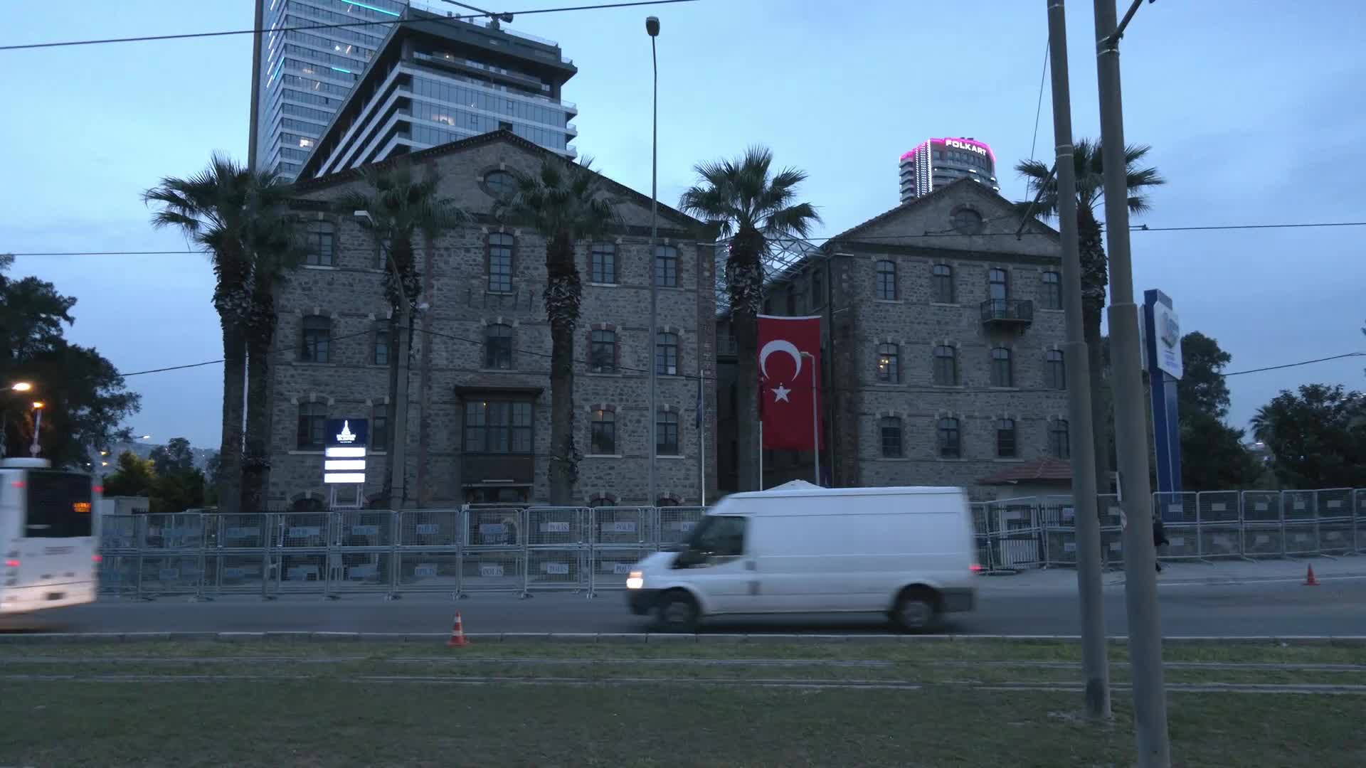 Meslek Fabrikası nöbetine İYİ Parti’den destek... Tugay: Haktan, hukuktan, adaletten yana olan herkes bir arada sağlam bir duruş sergilemeli