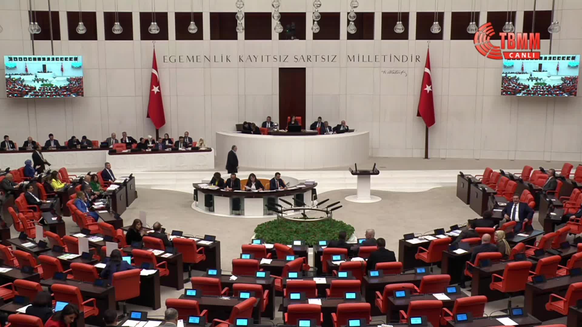 TBMM Genel Kurulu... Necmettin Çalışkan'dan "sosyal medya" tepkisi: Çocukları korumak istiyorsanız önce A Haber kapatılsın, Müge Anlı programları tedavülden kalksın
