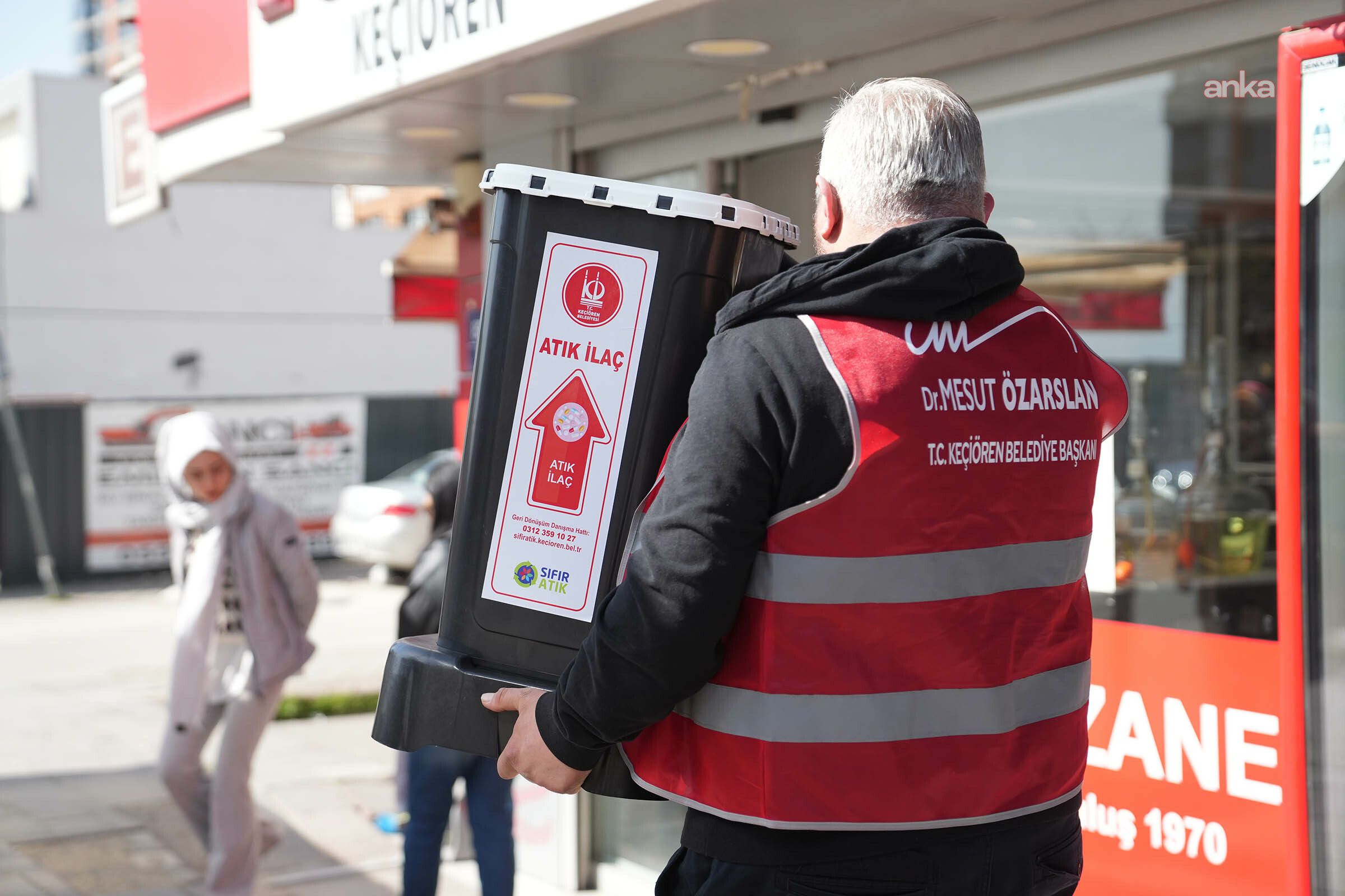 Keçiören Belediyesi'nden çevreci proje: Eczanelere atık ilaç toplama kutuları yerleştirildi