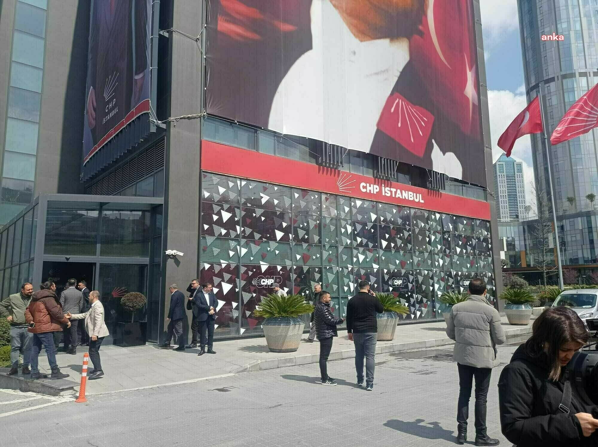 Özgür Özel'den, CEV Şampiyonlar Ligi şampiyonu VakıfBank’a tebrik mesajı