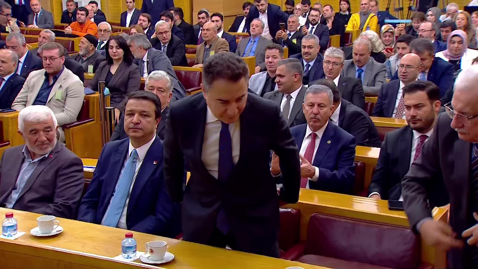 Yeni Yol Grup Toplantısı... Ali Babacan: "Şu anda ülkeyi yönetenlerin 'istikrar' dedikleri şey ne olursa olsun iktidarda kalabilmek"