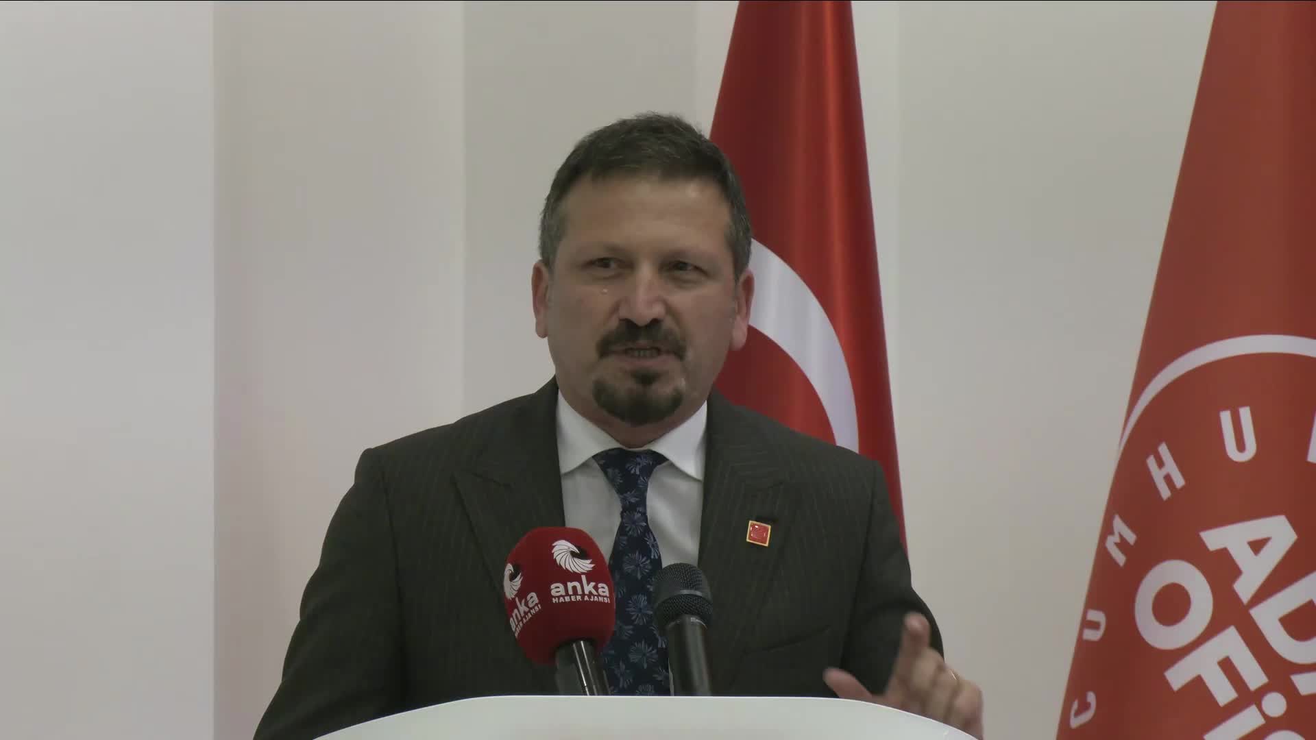 "Veteriner Hekimlerin Toplum Sağlığındaki Rolü" konferansı... Kayıhan Pala: İnsanlar hayatlarını uzun ve sağlıklı sürdüreceklerse 'tek sağlık' kavramı benimsenmeli