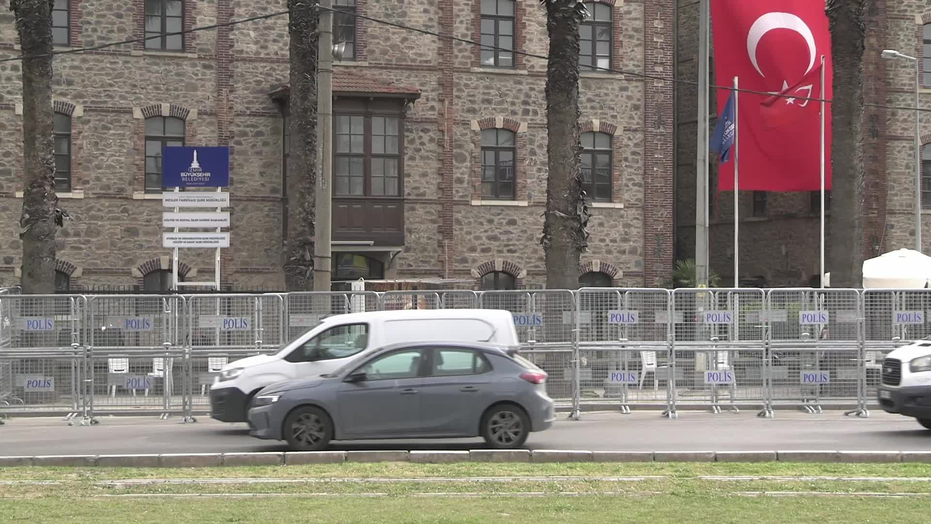 Meslek Fabrikası direnişine ‘sanat’ desteği