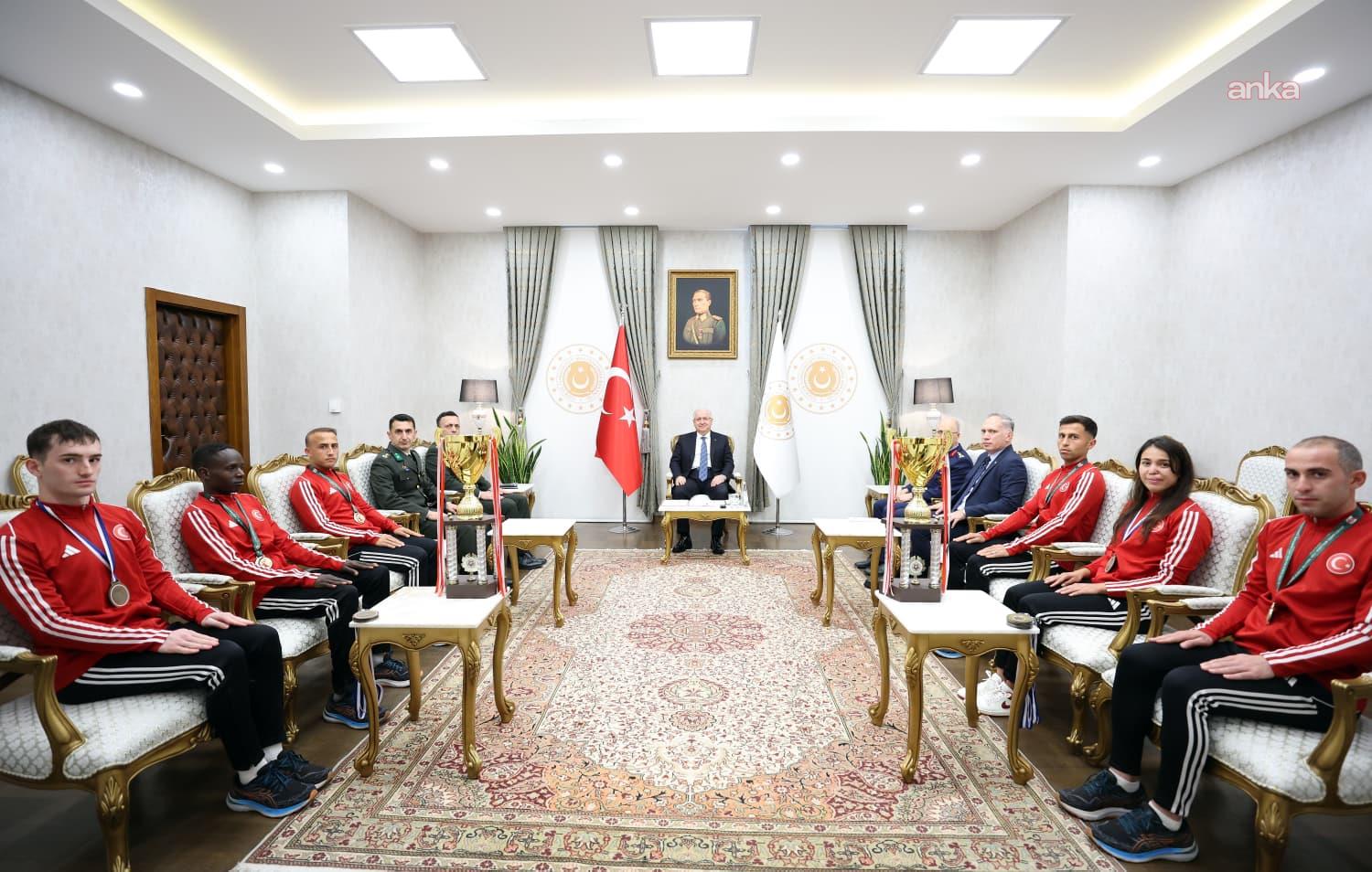 Muratpaşa Belediyespor Kulübü sporcularından Başkan Uysal’a ziyaret