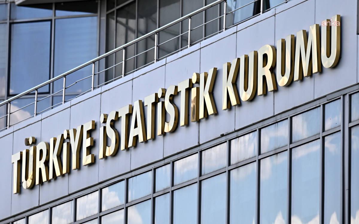 Gemlik'te halı sahalar yenilendi