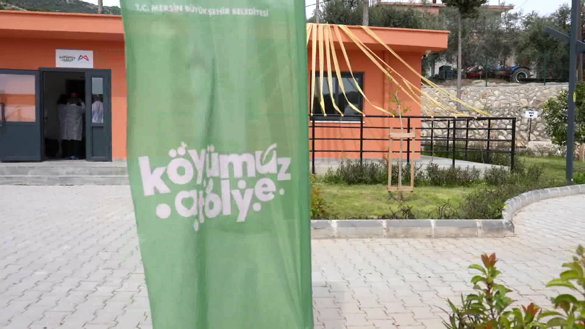 İsrail ordusu, ateşkese rağmen Lübnan’ın güneyine saldırılarını sürdürüyor