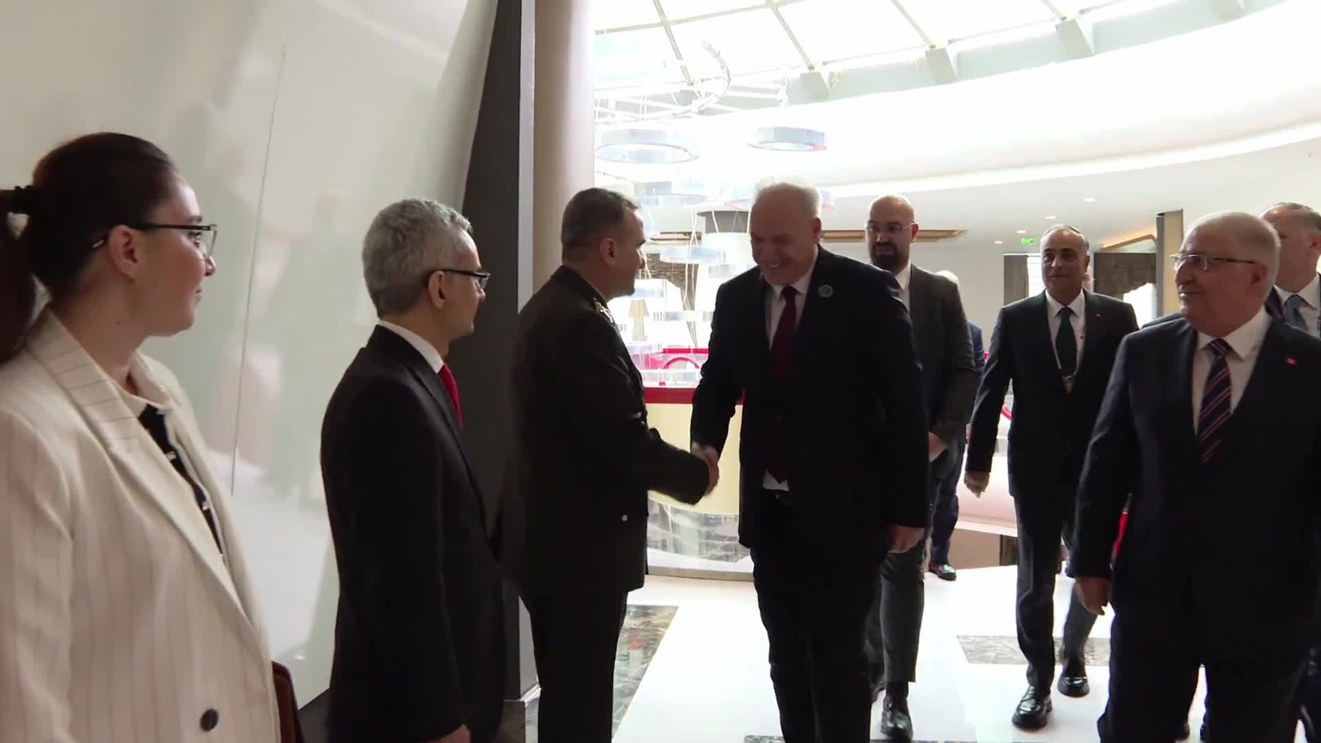Bakan Güler'den Antalya'da görüşme trafiği