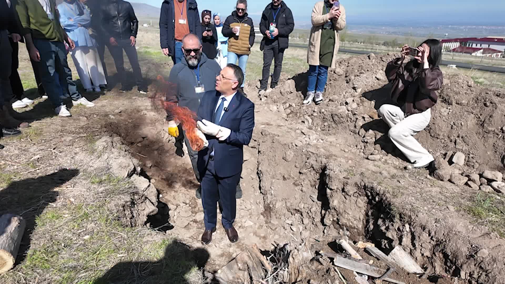 Iğdır Üniversitesi’nde “Çukur Pişirimi” atölyesi düzenlendi
