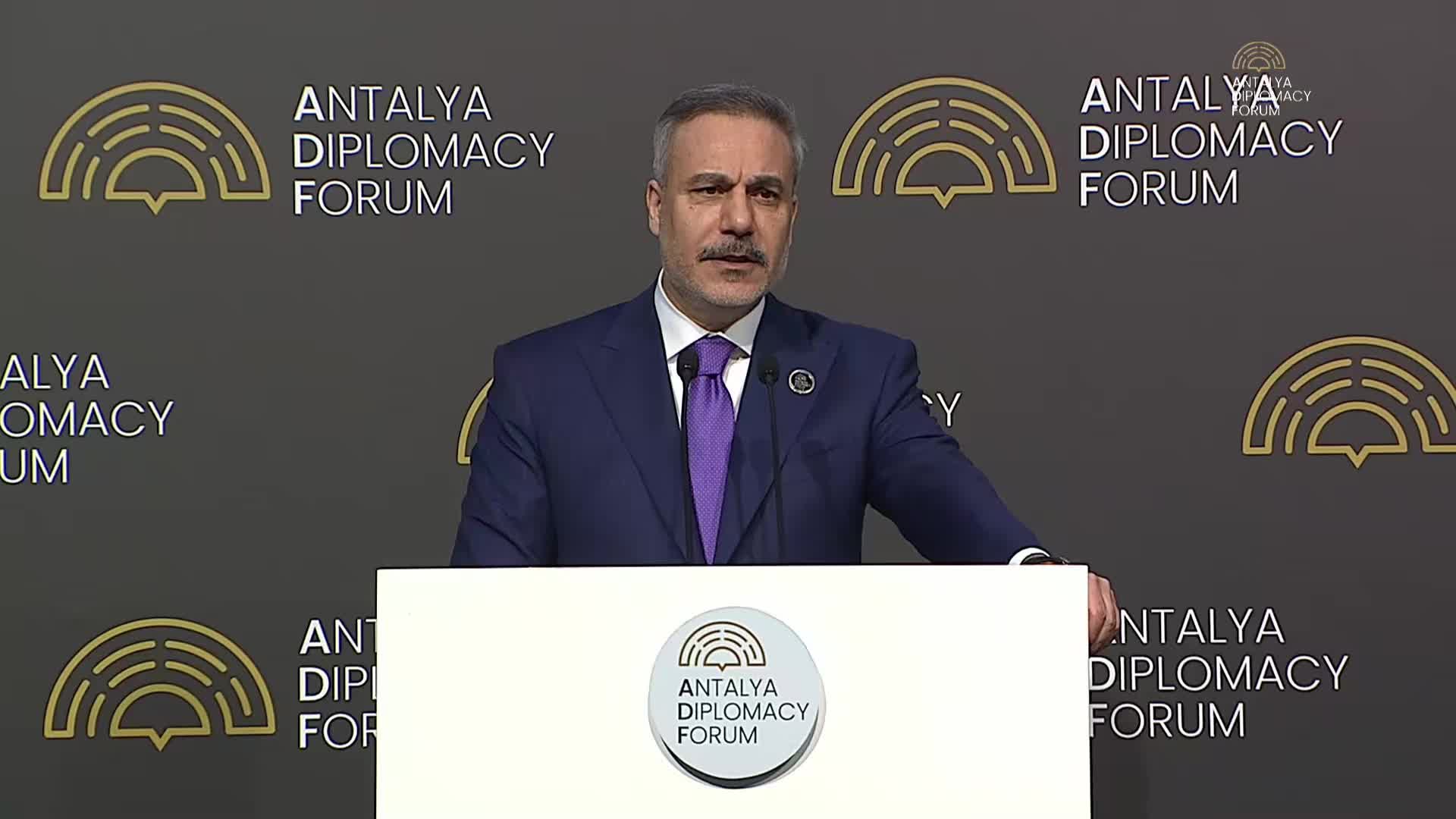 Kamu-İş Konfederasyonu: ODTÜ ruhu bayrağa saygısızlık yapmadı, yapmaz