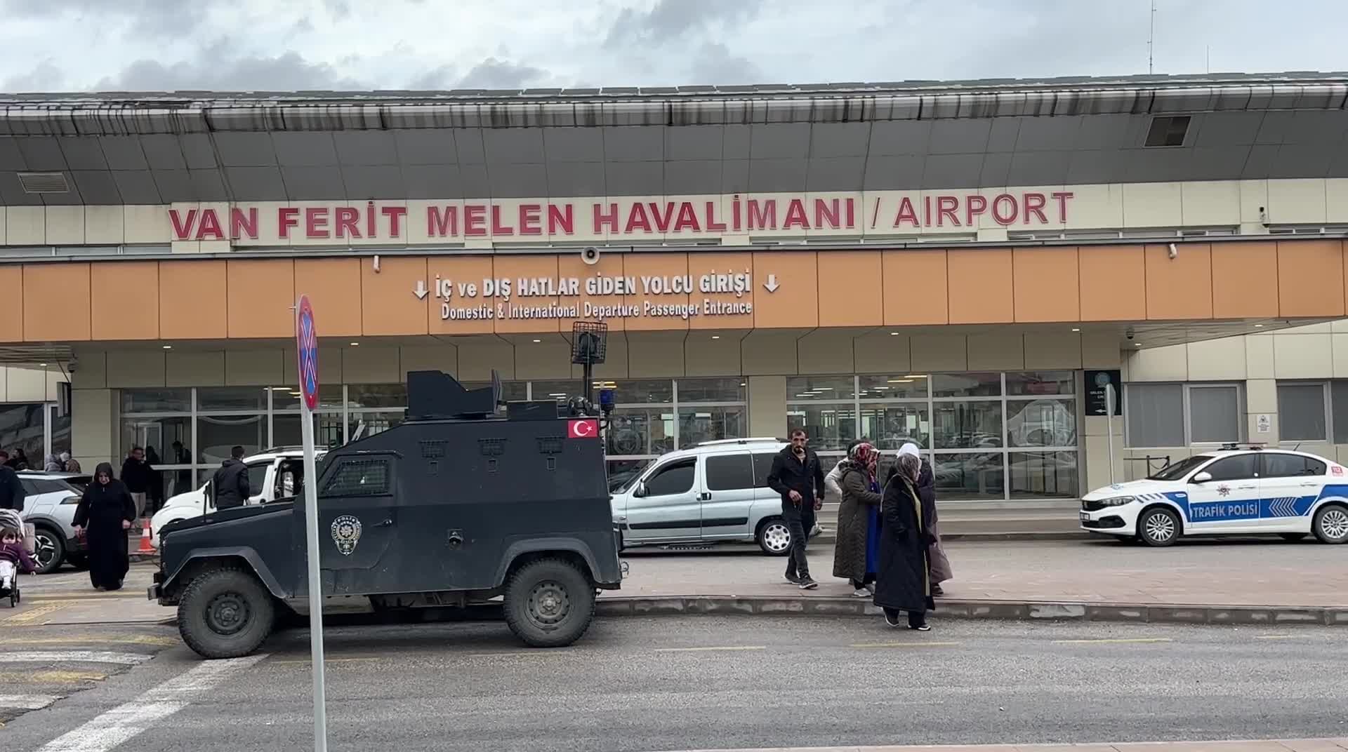 Van'dan ilk hac kafilesi kutsal topraklara uğurlandı