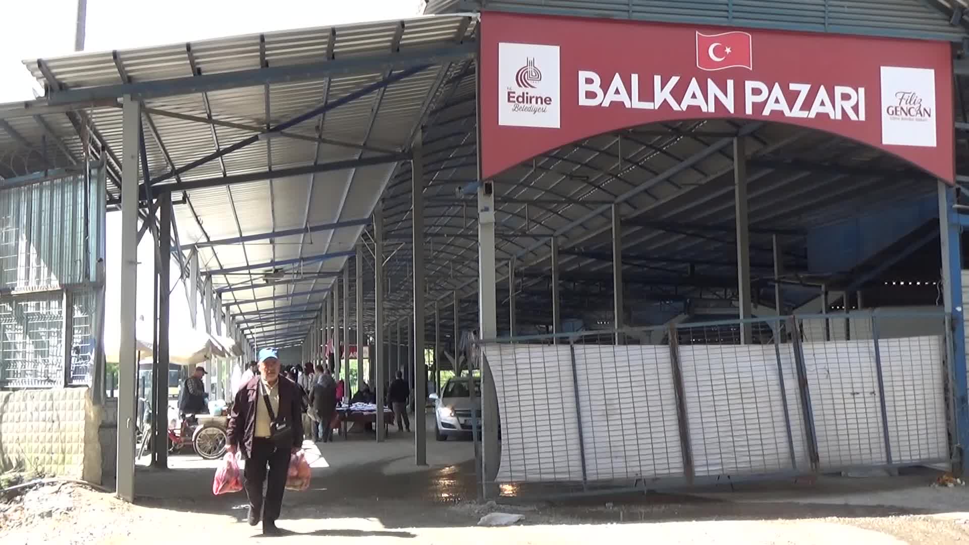 Edirne'de alıcı da satıcı da pazar fiyatlarından yakındı: "Kapya biber 2-3 tane, bakla 250 gram"