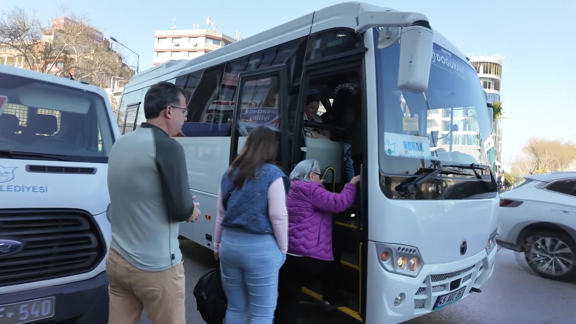 Manisa Büyükşehir Belediye Başkanı Dutlulu, Alaşehir’de muhtarlar ile buluştu