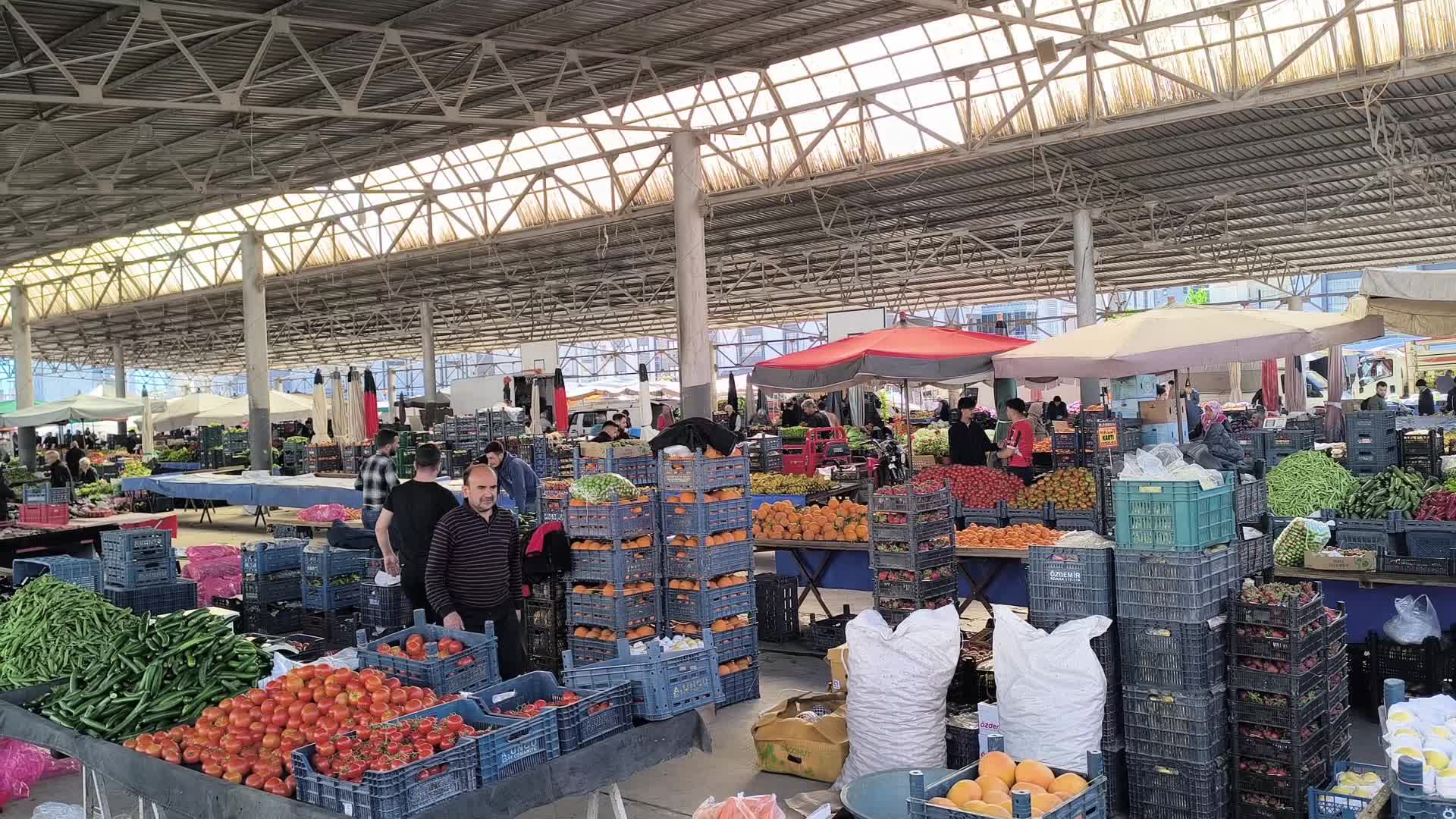 Kuşadası Belediyesi Evde Bakım Birimi'nden Anneler Günü jesti