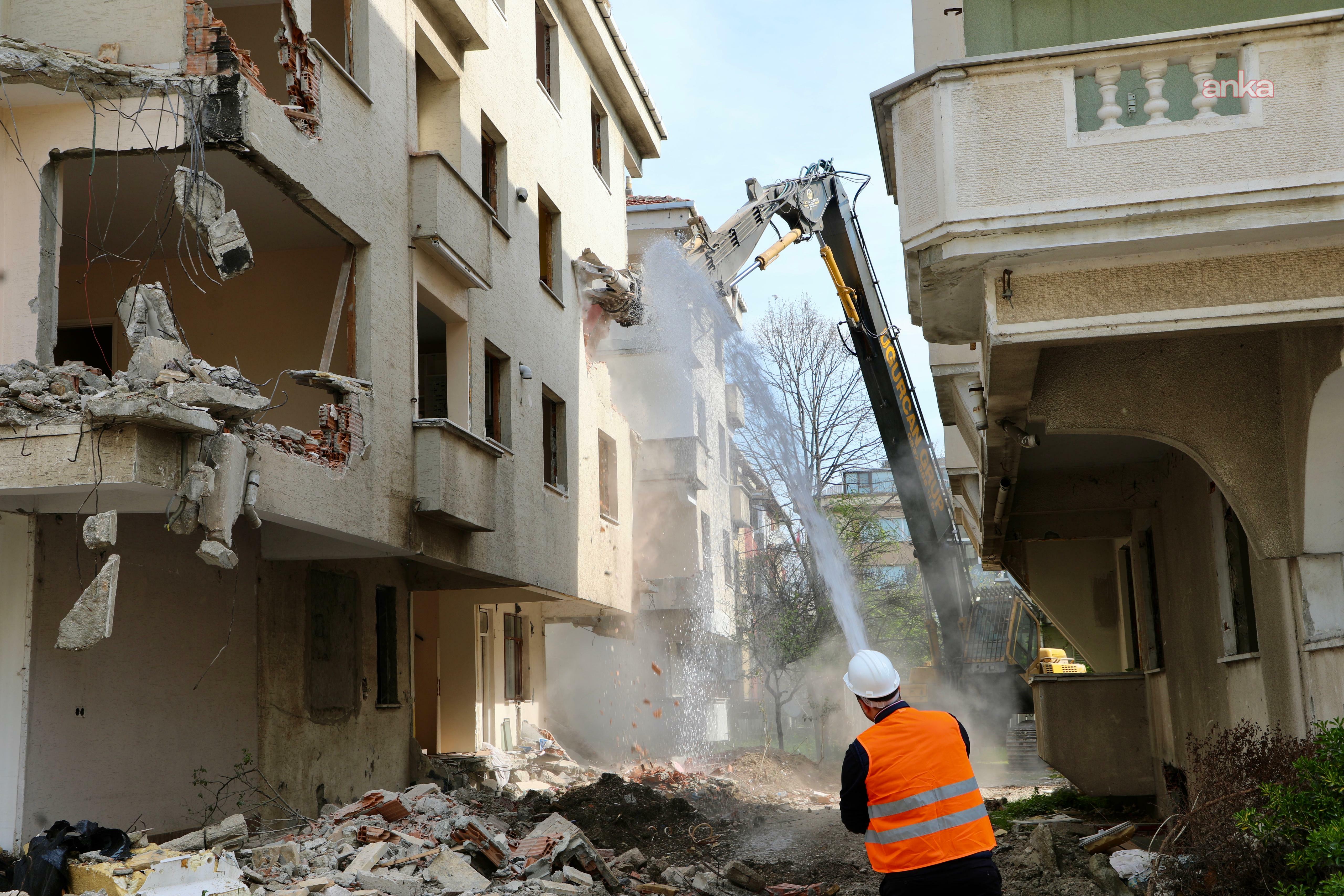Büyükçekmece’de 5 adet yüksek riskli yapı yıkıldı