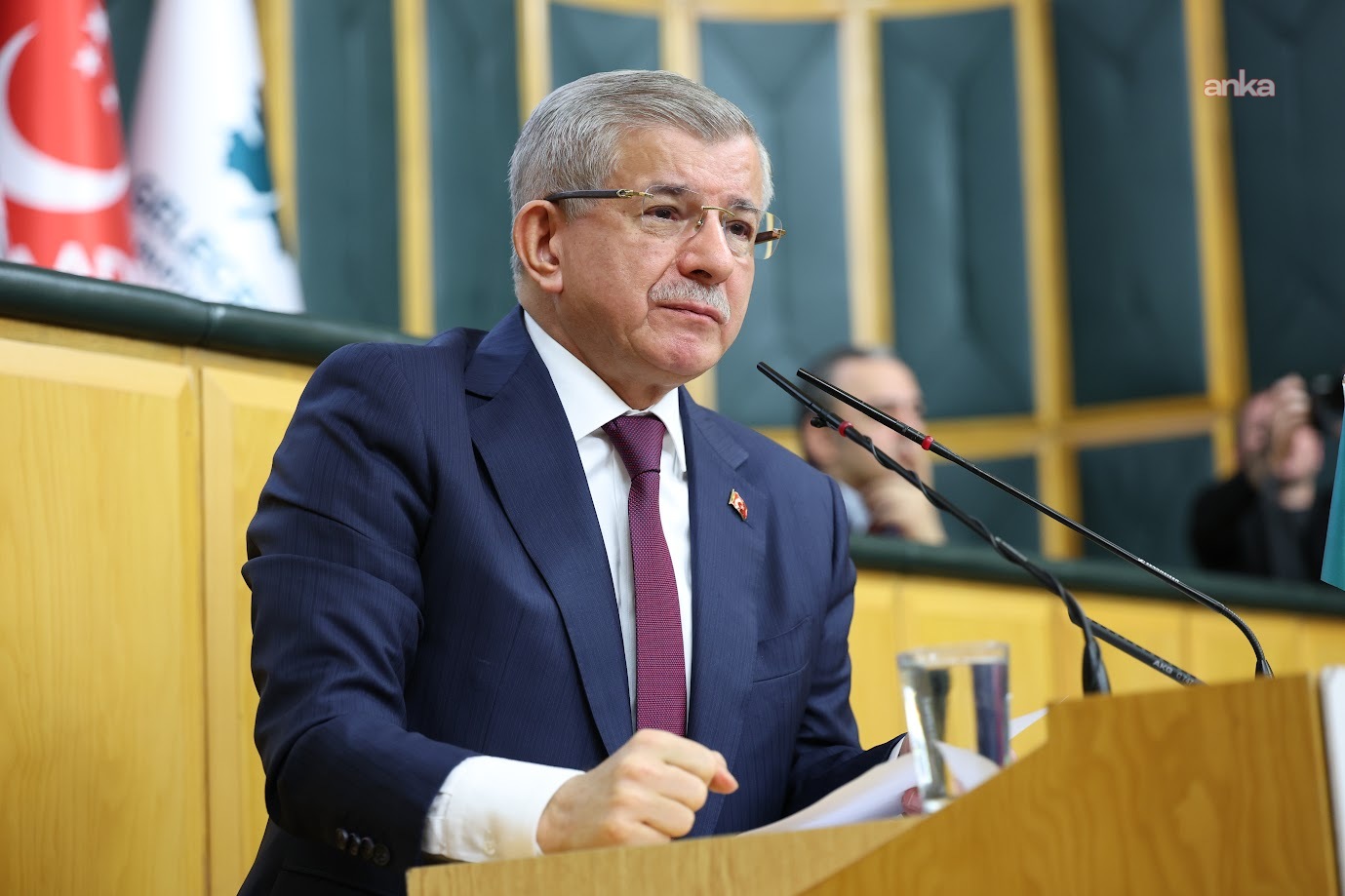 Ahmet Davutoğlu'ndan, 23 Nisan Çocuk Şenliği'ni erteleme kararı alan Fenerbahçe'ye tebrik mesajı
