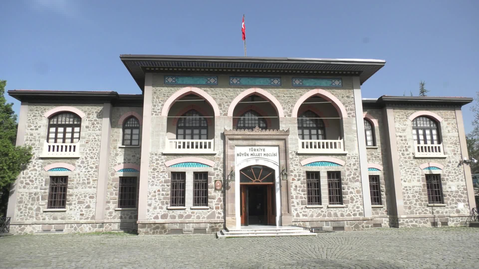 TÜİK: "Ticaret satış hacmi yıllık yüzde 1,7 arttı, perakende satış hacmi yıllık yüzde 21,2 arttı"
