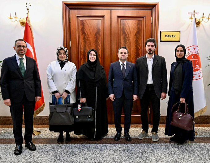Özgür Özel, Ümit Erkol’u cezaevinde ziyaret etti: “Erkol’u esir tutanlar, ellerinde delil varsa iddianameyi bir an önce yazmalı”