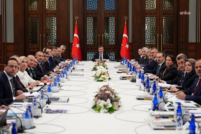 Gemlik Belediyesi, yeni nesil çöp konteynerlerini hizmete aldı
