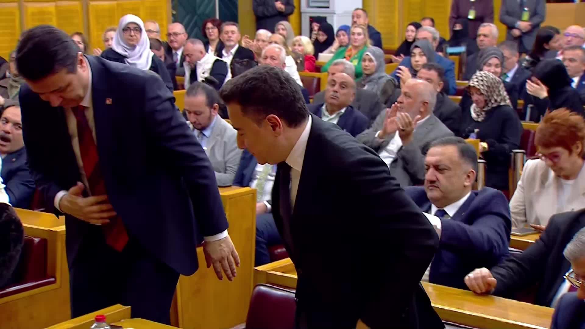 Yeni Yol Grup Toplantısı... Ali Babacan: "Şu anda devletin üretene, çalışana, destek verme zamanı. Bilmiyorlar ve bilmediklerinin de farkında değiller"
