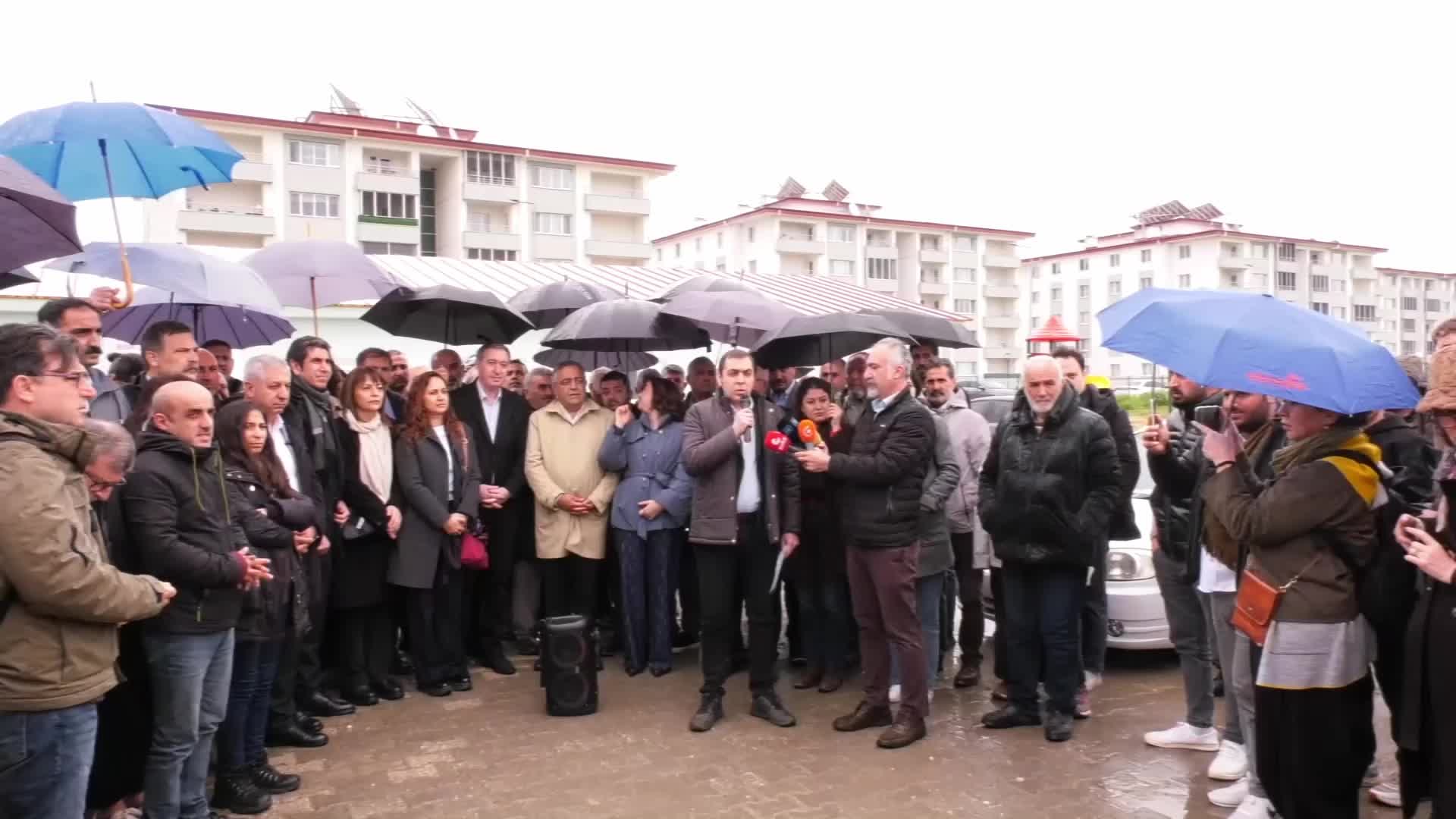 Selahattin Demirtaş ve Selçuk Mızraklı'dan ortak mesaj: Cezaevine girişimiz ne kadar politikse çıkışımız da öyle olacaktır
