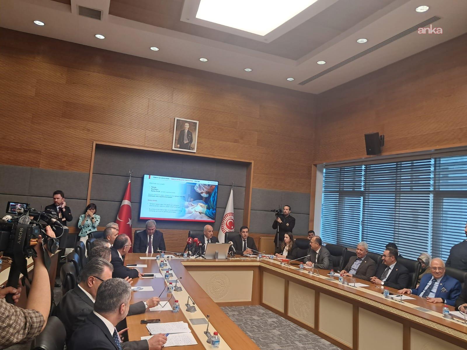 CHP'li Özdemir'den bakanlık temsilcisi Karaca'ya: "Sizin göreviniz hayvanları yaşatmak mı, yoksa ölümlerine neden olan bu barınakların açılmasına yardımcı olmak mı?"
