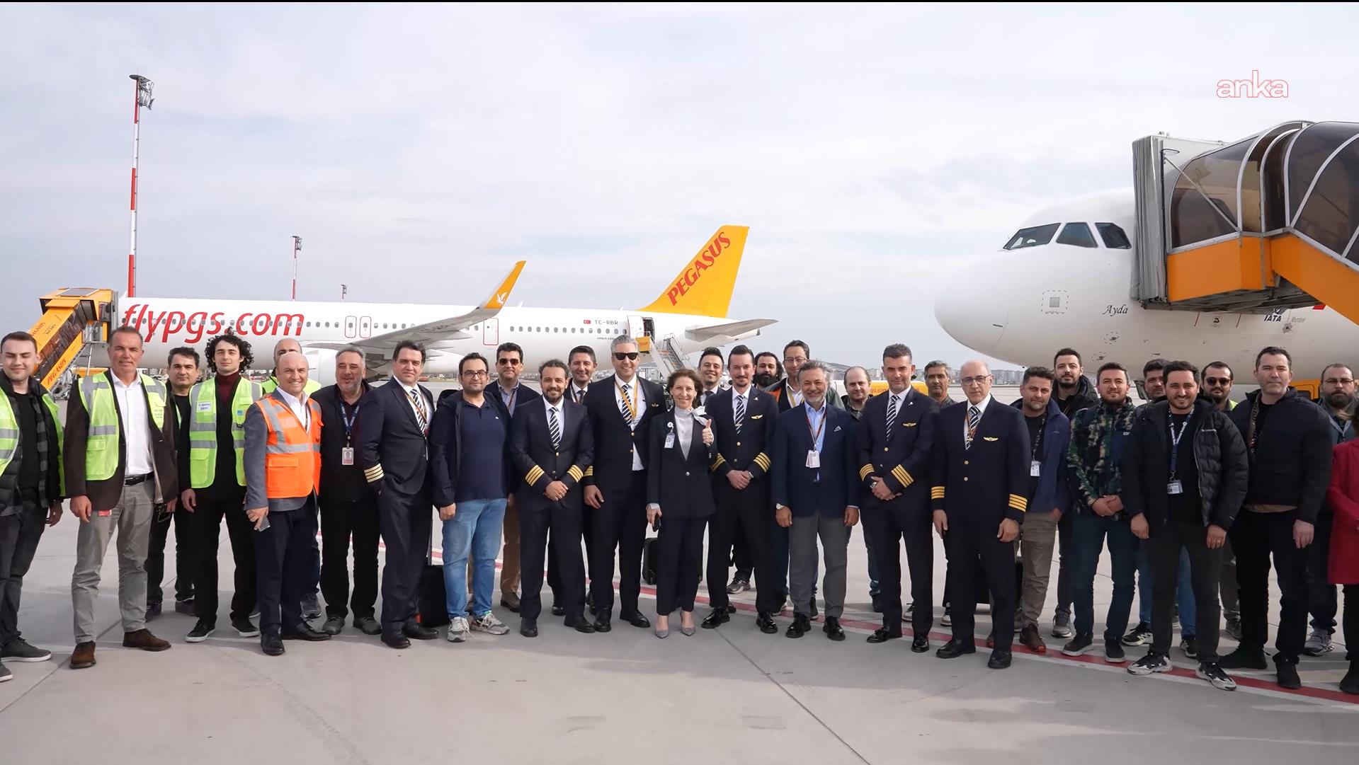 İran’da mahsur kalan Pegasus yolcu uçağı, 52 gün sonra Sabiha Gökçen’de alkışlarla karşılandı