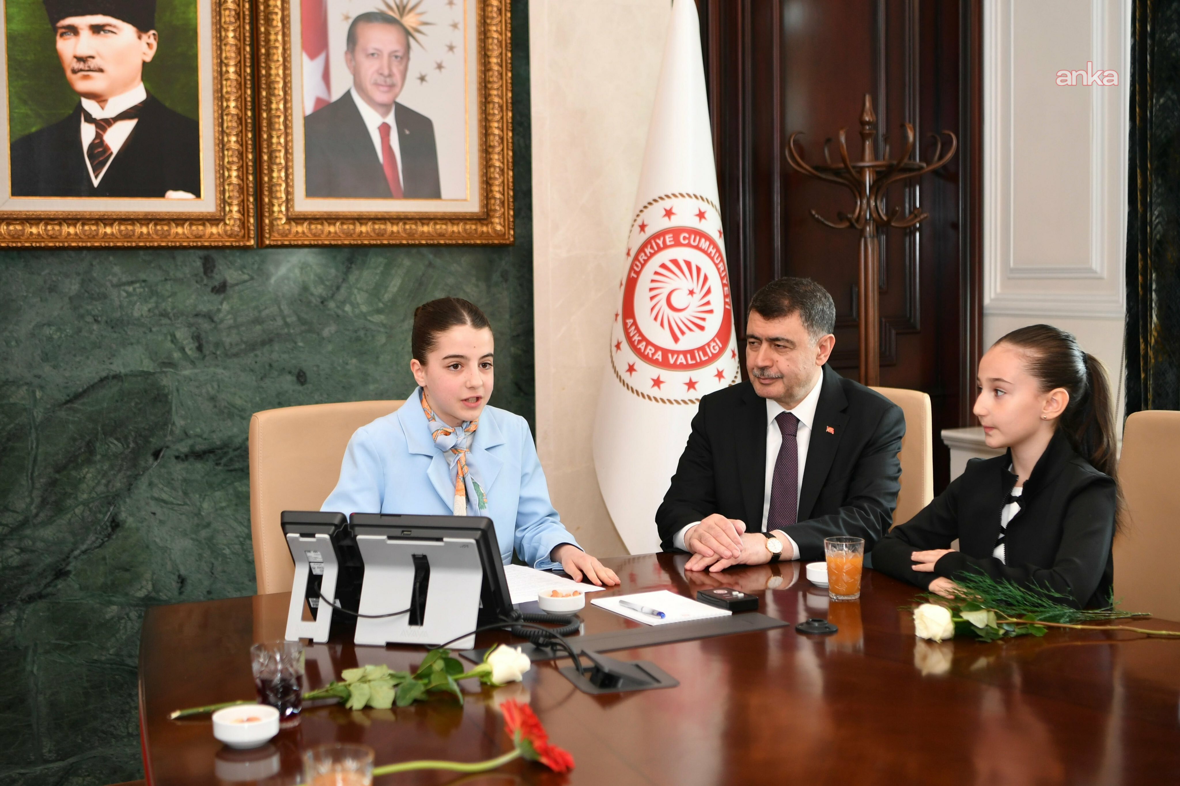 Vali Vasip Şahin, koltuğunu 23 Nisan’da öğrenciye devretti