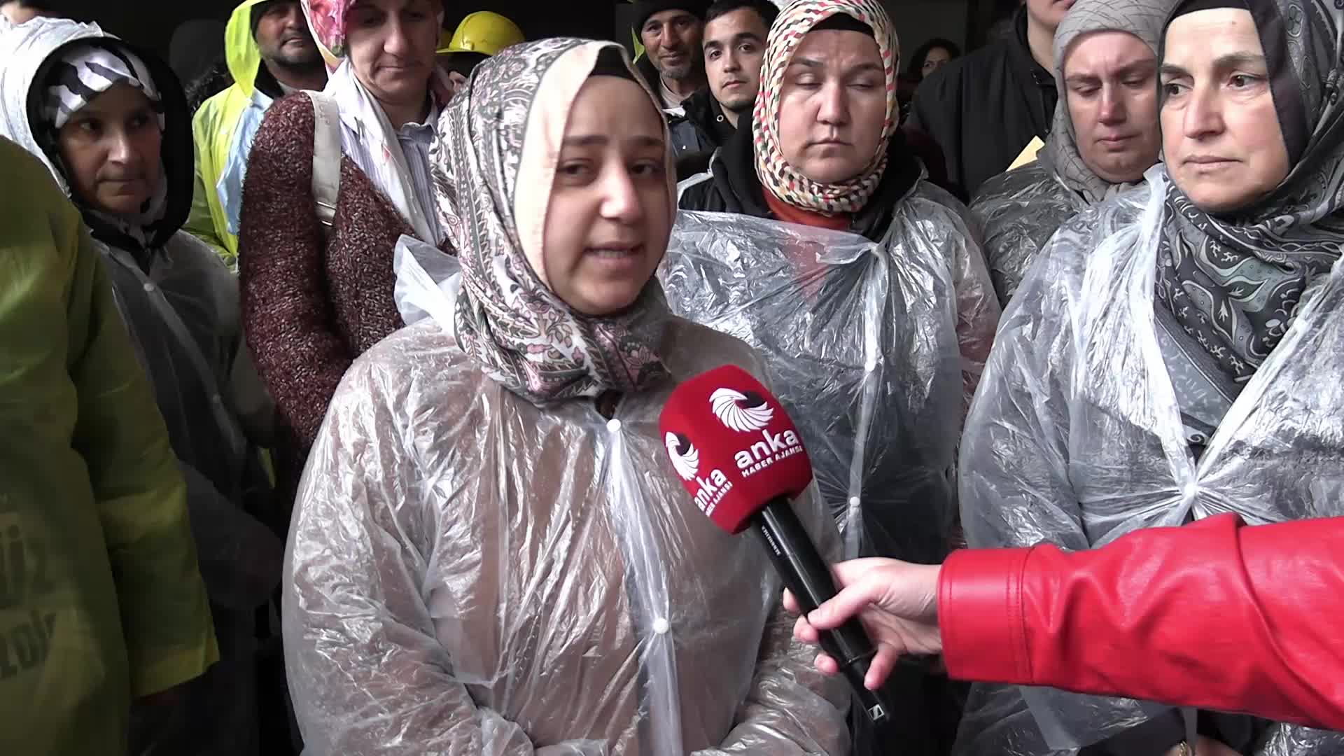 Kurtuluş Parkı'nda açlık grevindeki madencilere eşlerinden destek: "Eşime bir şey olsa çocuklarımın vebalini kim ödeyecek?"