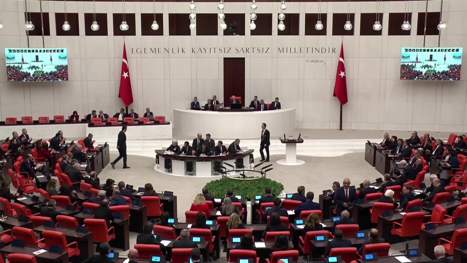 TBMM Genel Kurulu 23 Nisan Özel Oturumu… EMEP'li Karaca: "Bugün egemenlik naraları atanlar, çocukların kanından egemenlik devşirme hayalinde"