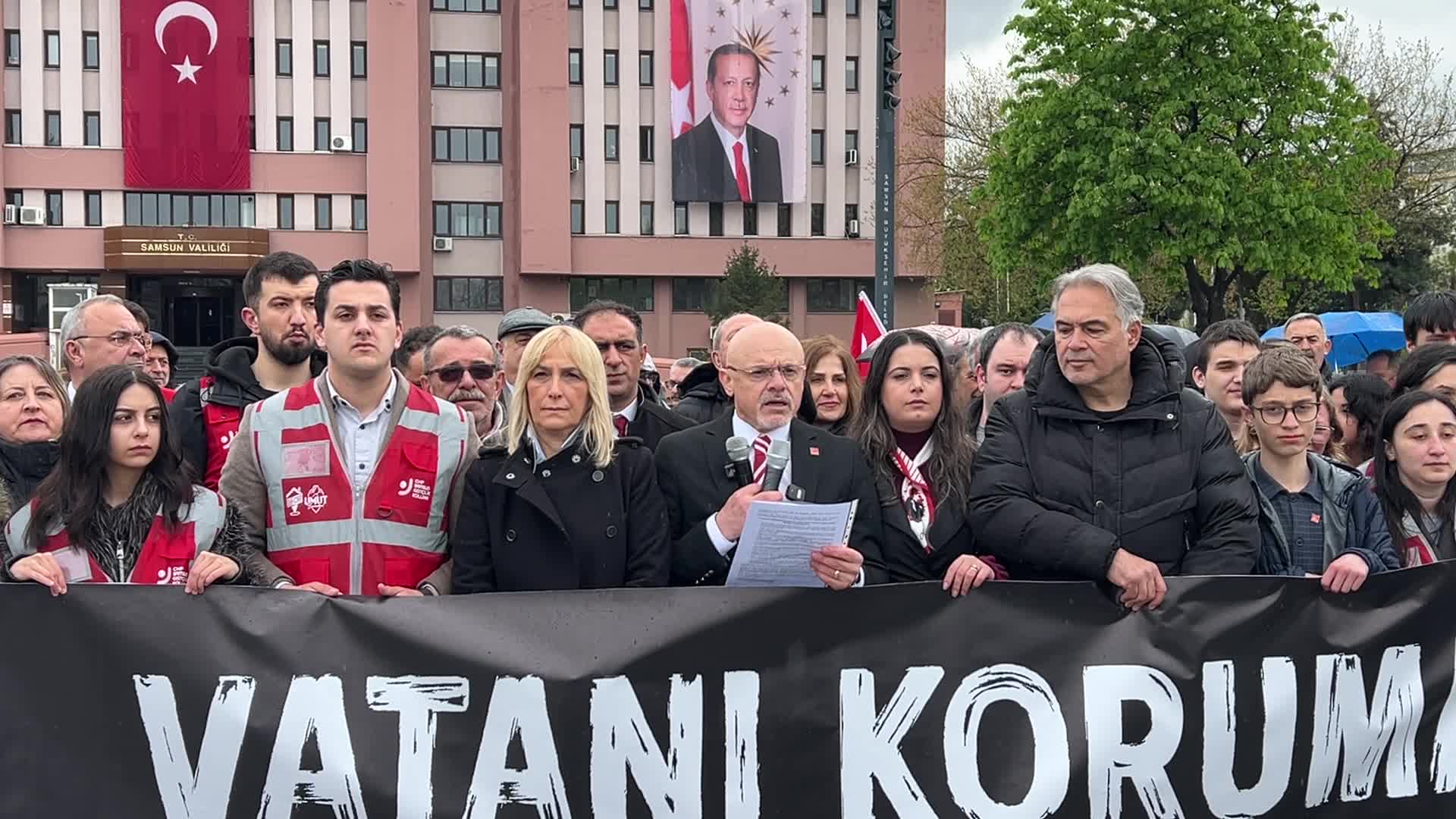 Samsun'da CHP'den 23 Nisan açıklaması: Demokrasi sandıktan çıkan iradeye saygı duymaktır