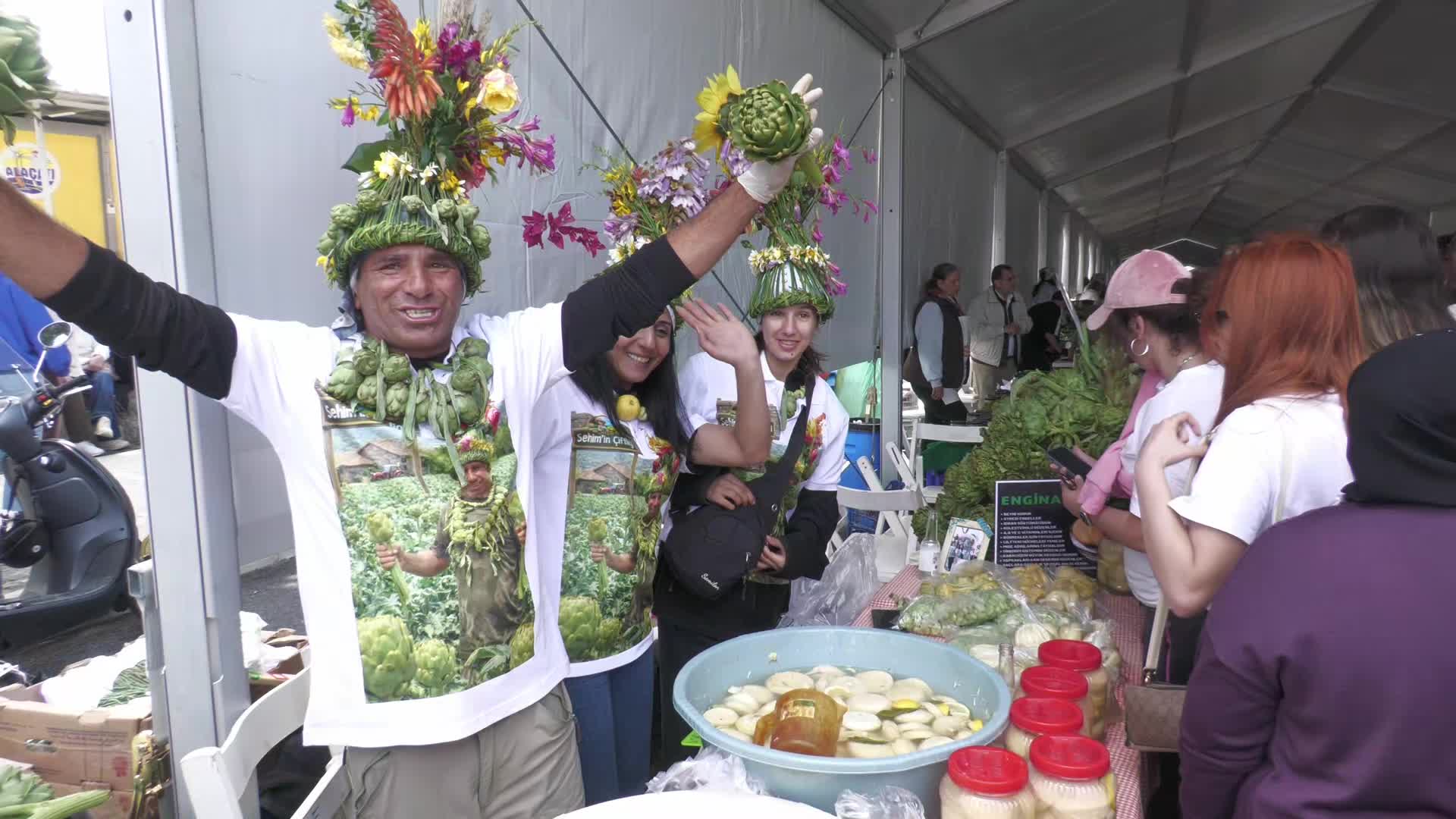 Alaçatı Ot Festivali’nde renkli kortej